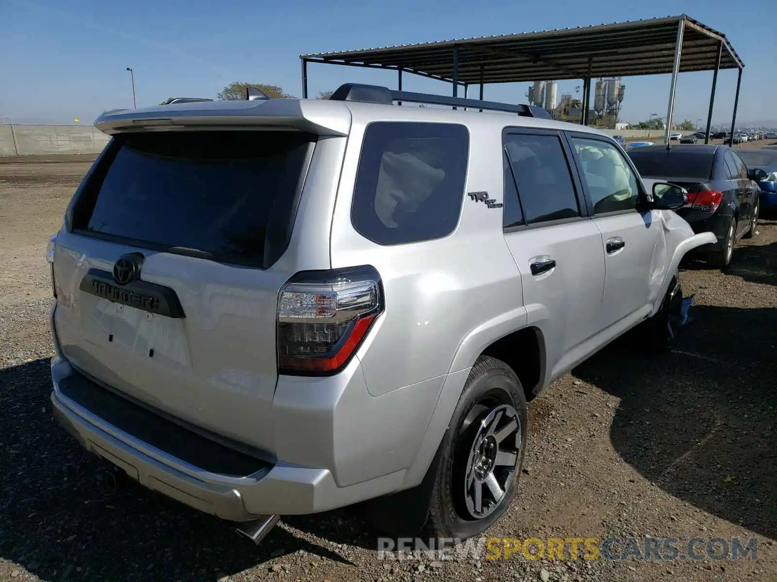 4 Photograph of a damaged car JTERU5JR5M5897116 TOYOTA 4RUNNER 2021