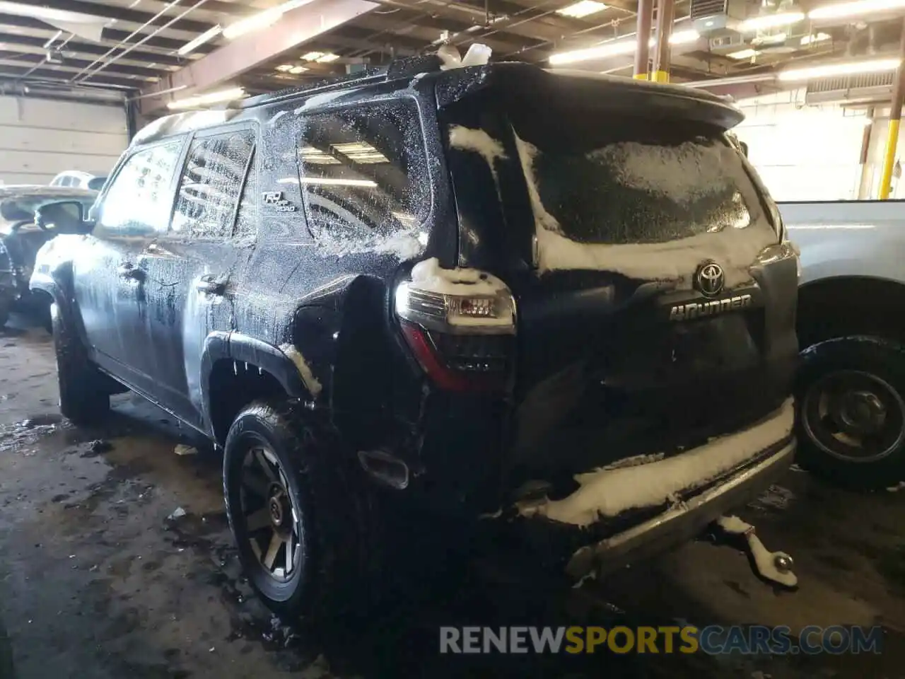 3 Photograph of a damaged car JTERU5JR5M5938554 TOYOTA 4RUNNER 2021