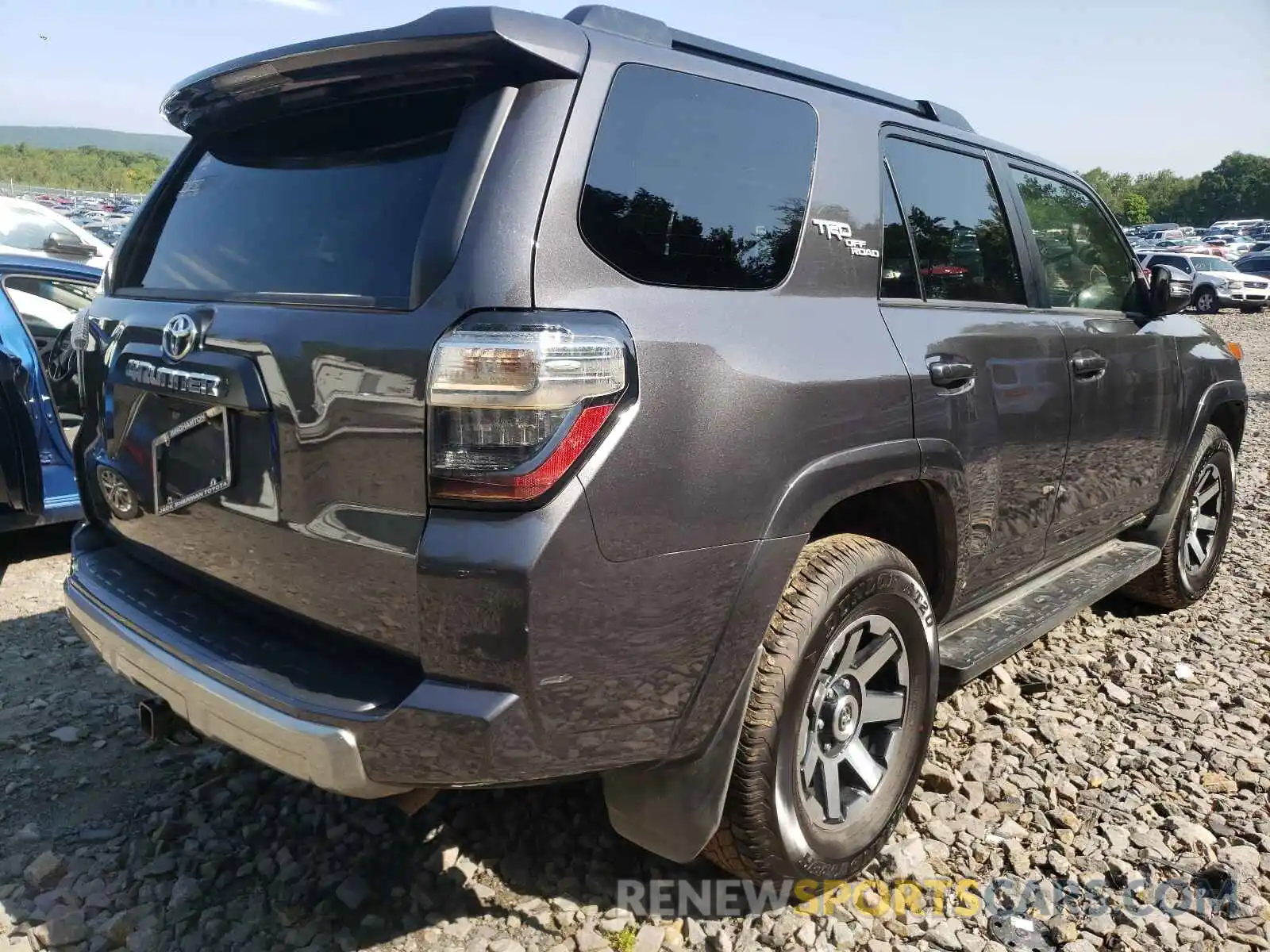 4 Photograph of a damaged car JTERU5JR6M5874766 TOYOTA 4RUNNER 2021