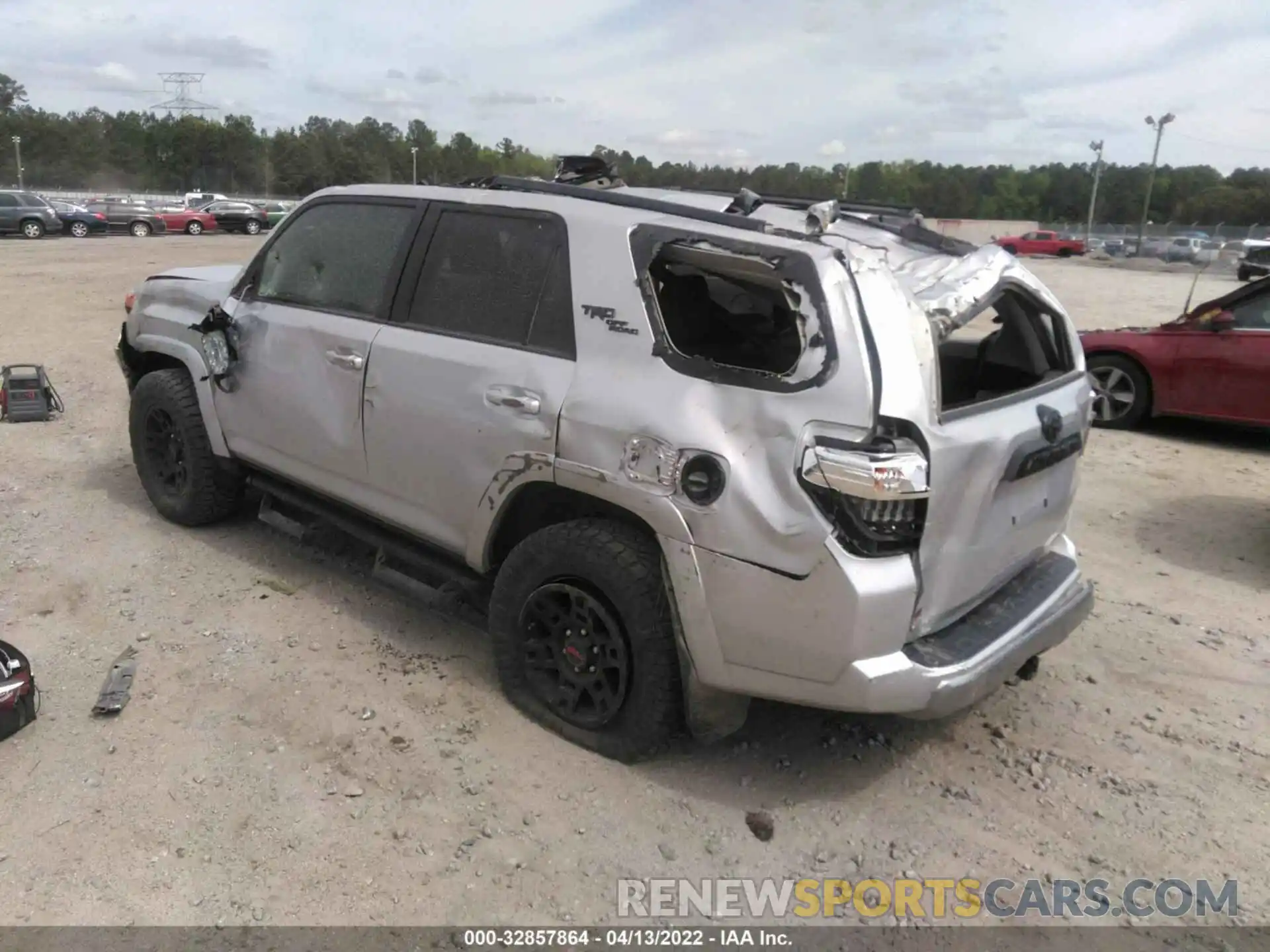 3 Photograph of a damaged car JTERU5JR6M5895519 TOYOTA 4RUNNER 2021