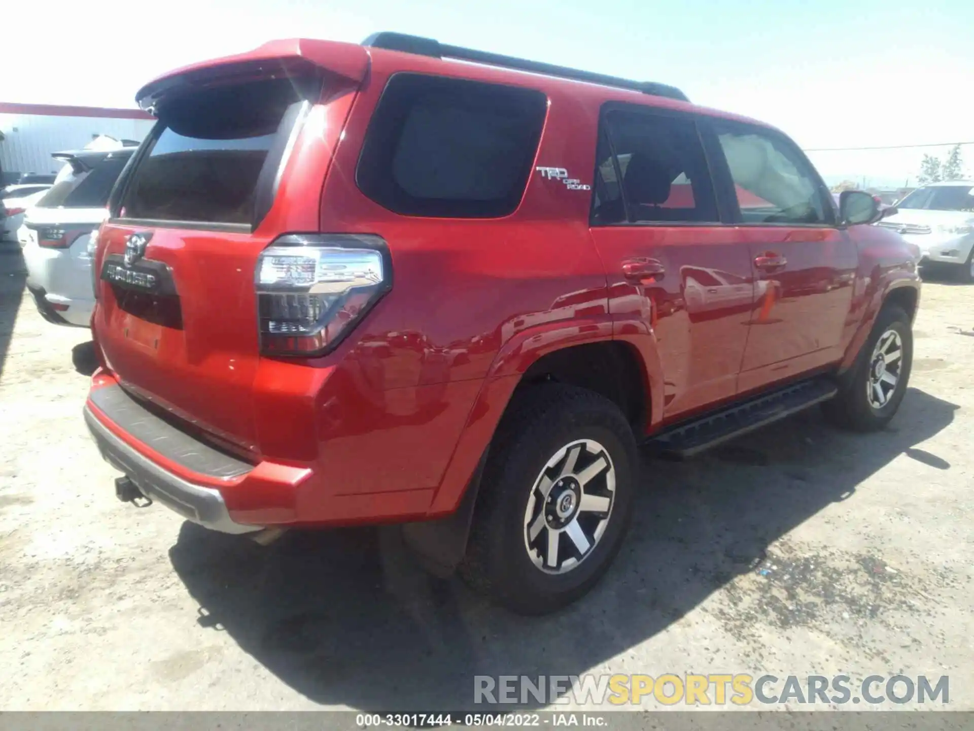 4 Photograph of a damaged car JTERU5JR6M5901318 TOYOTA 4RUNNER 2021