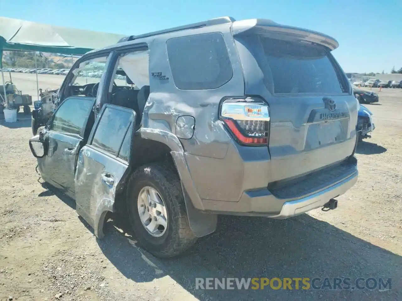 3 Photograph of a damaged car JTERU5JR6M5913226 TOYOTA 4RUNNER 2021