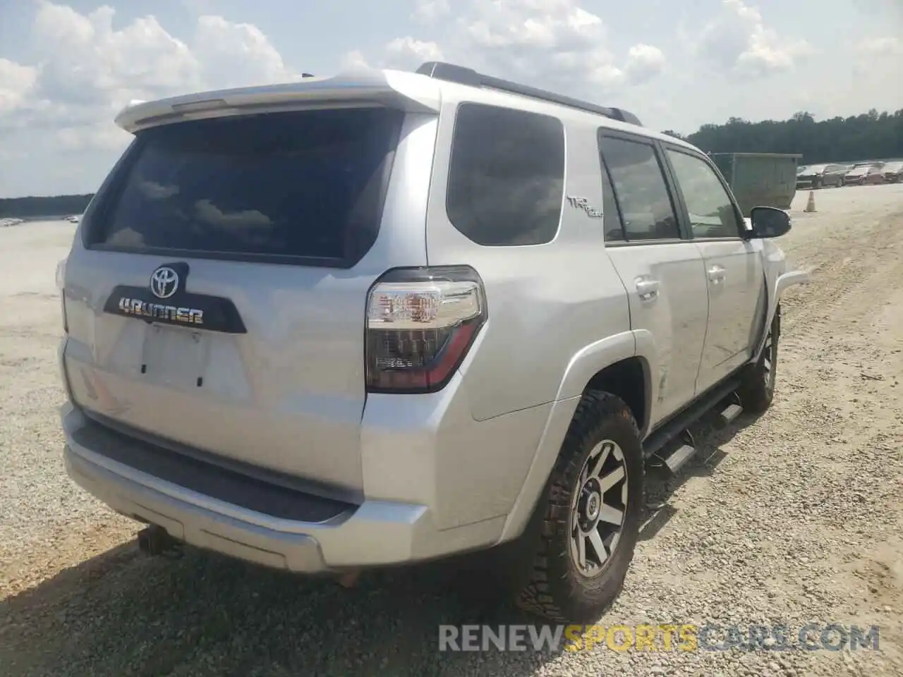 4 Photograph of a damaged car JTERU5JR6M5917647 TOYOTA 4RUNNER 2021