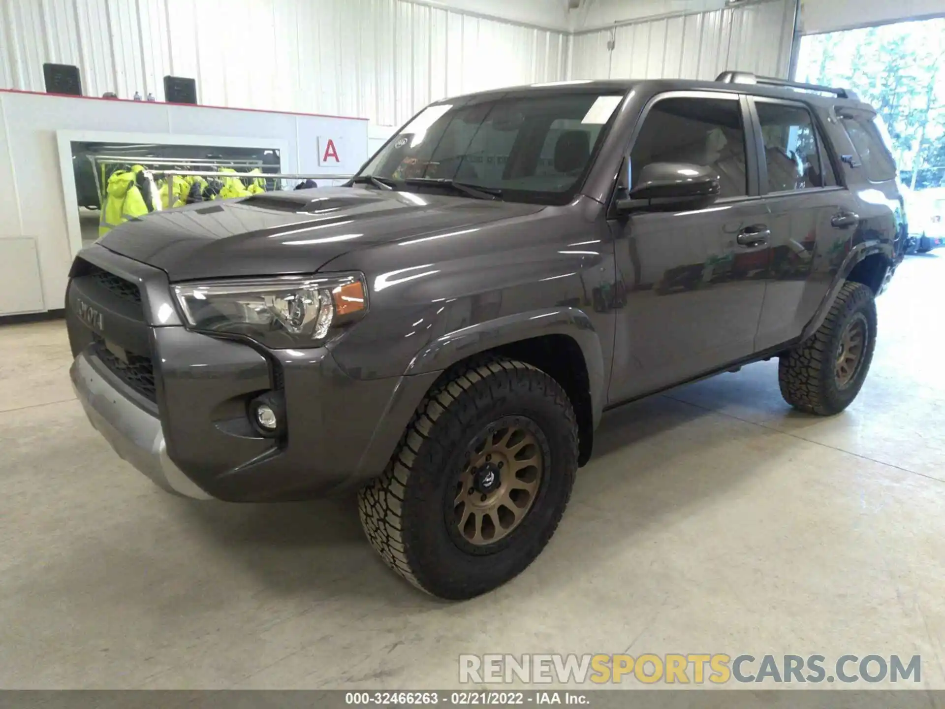 2 Photograph of a damaged car JTERU5JR6M5921004 TOYOTA 4RUNNER 2021