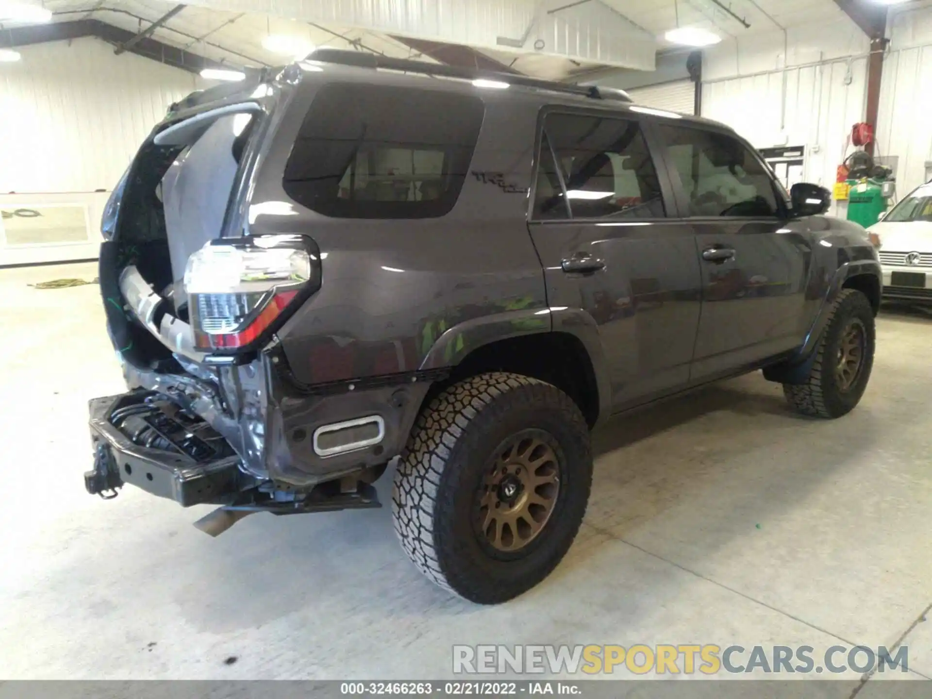 4 Photograph of a damaged car JTERU5JR6M5921004 TOYOTA 4RUNNER 2021