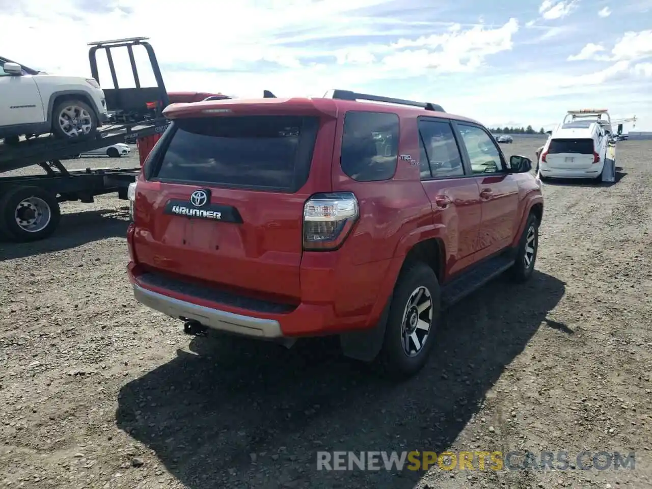 4 Photograph of a damaged car JTERU5JR6M5932732 TOYOTA 4RUNNER 2021