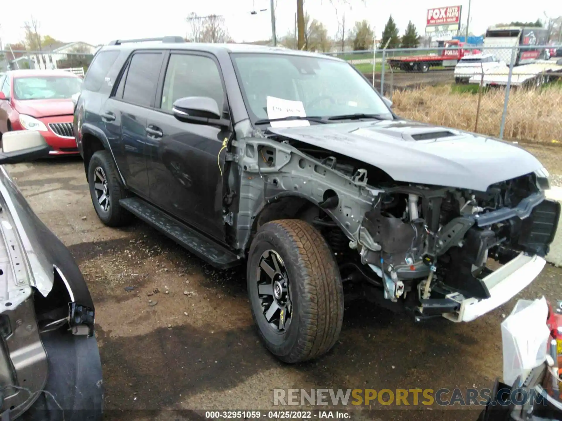 1 Photograph of a damaged car JTERU5JR6M5933119 TOYOTA 4RUNNER 2021