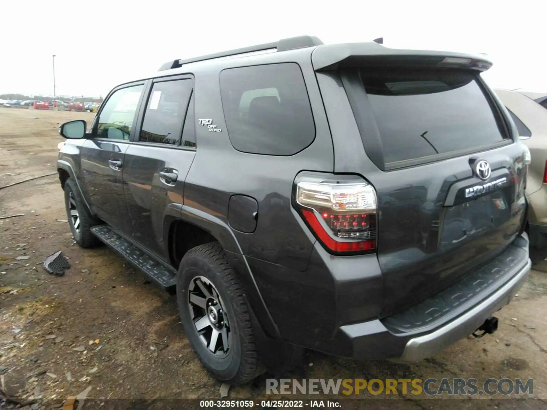 3 Фотография поврежденного автомобиля JTERU5JR6M5933119 TOYOTA 4RUNNER 2021