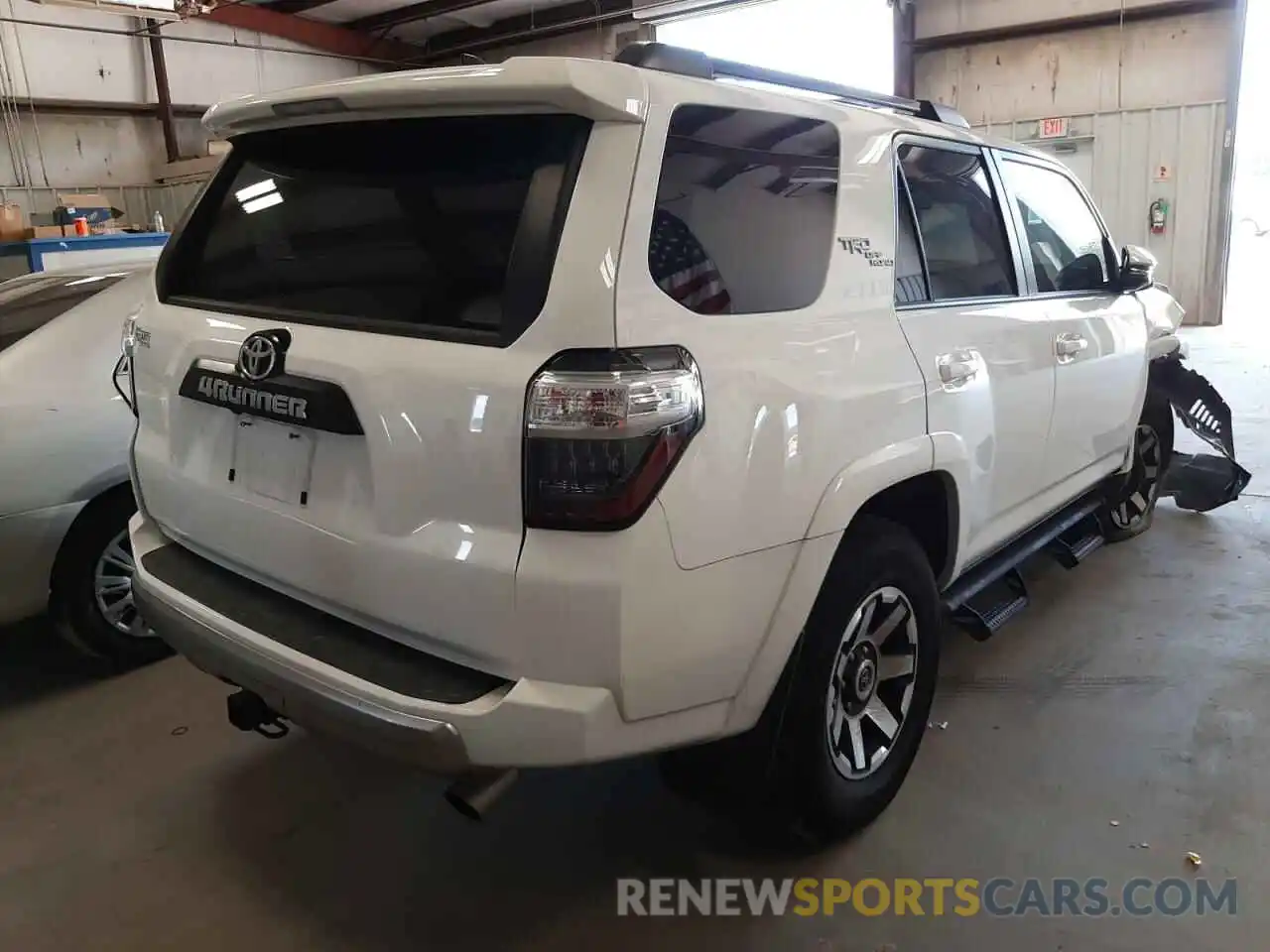 4 Photograph of a damaged car JTERU5JR6M5961714 TOYOTA 4RUNNER 2021