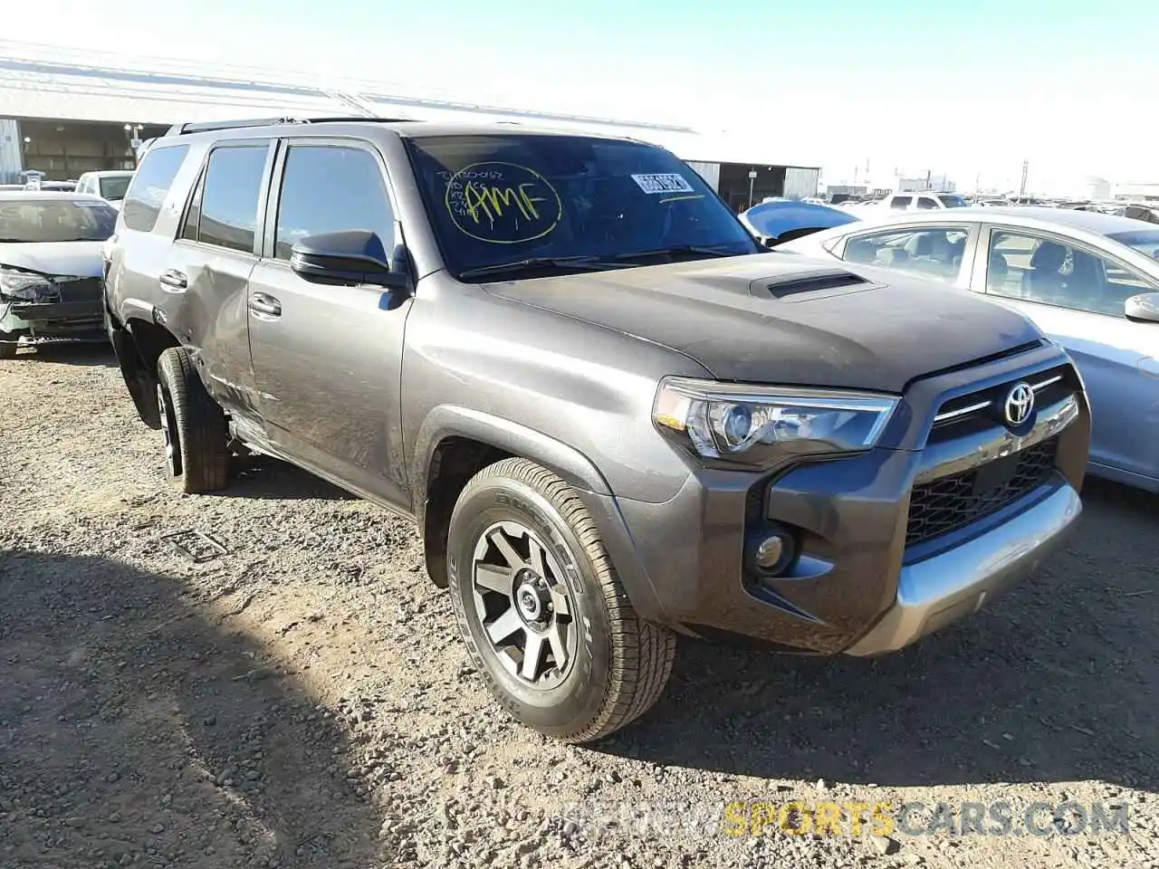 1 Photograph of a damaged car JTERU5JR6M5964189 TOYOTA 4RUNNER 2021