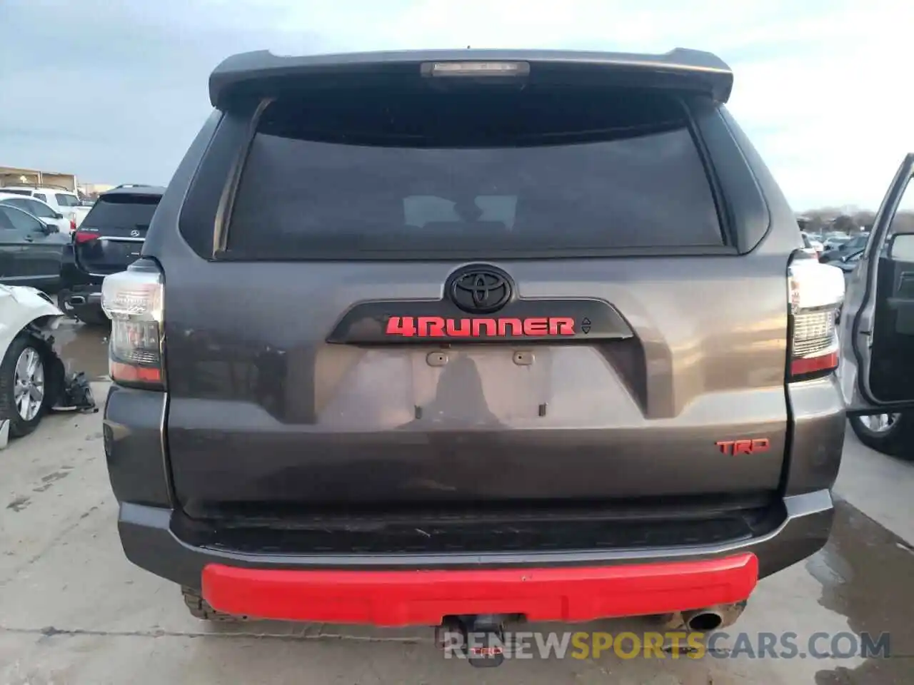 6 Photograph of a damaged car JTERU5JR7M5853697 TOYOTA 4RUNNER 2021