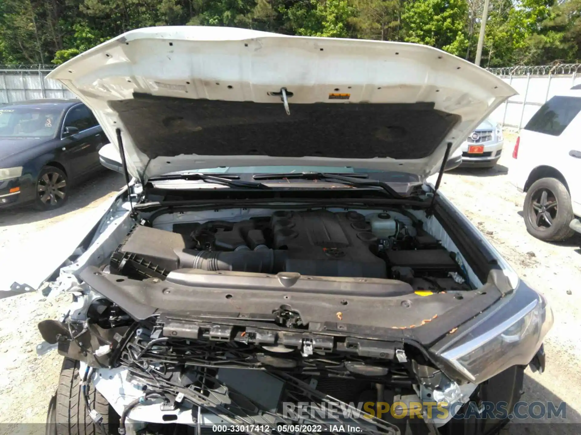 10 Photograph of a damaged car JTERU5JR7M5857006 TOYOTA 4RUNNER 2021