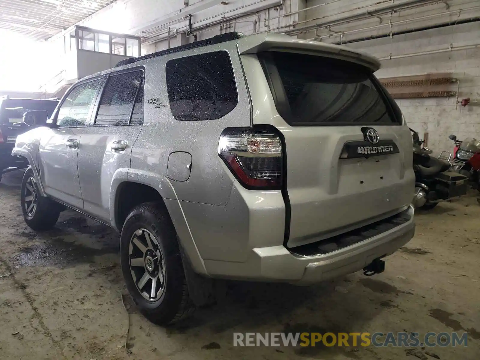 3 Photograph of a damaged car JTERU5JR7M5870063 TOYOTA 4RUNNER 2021