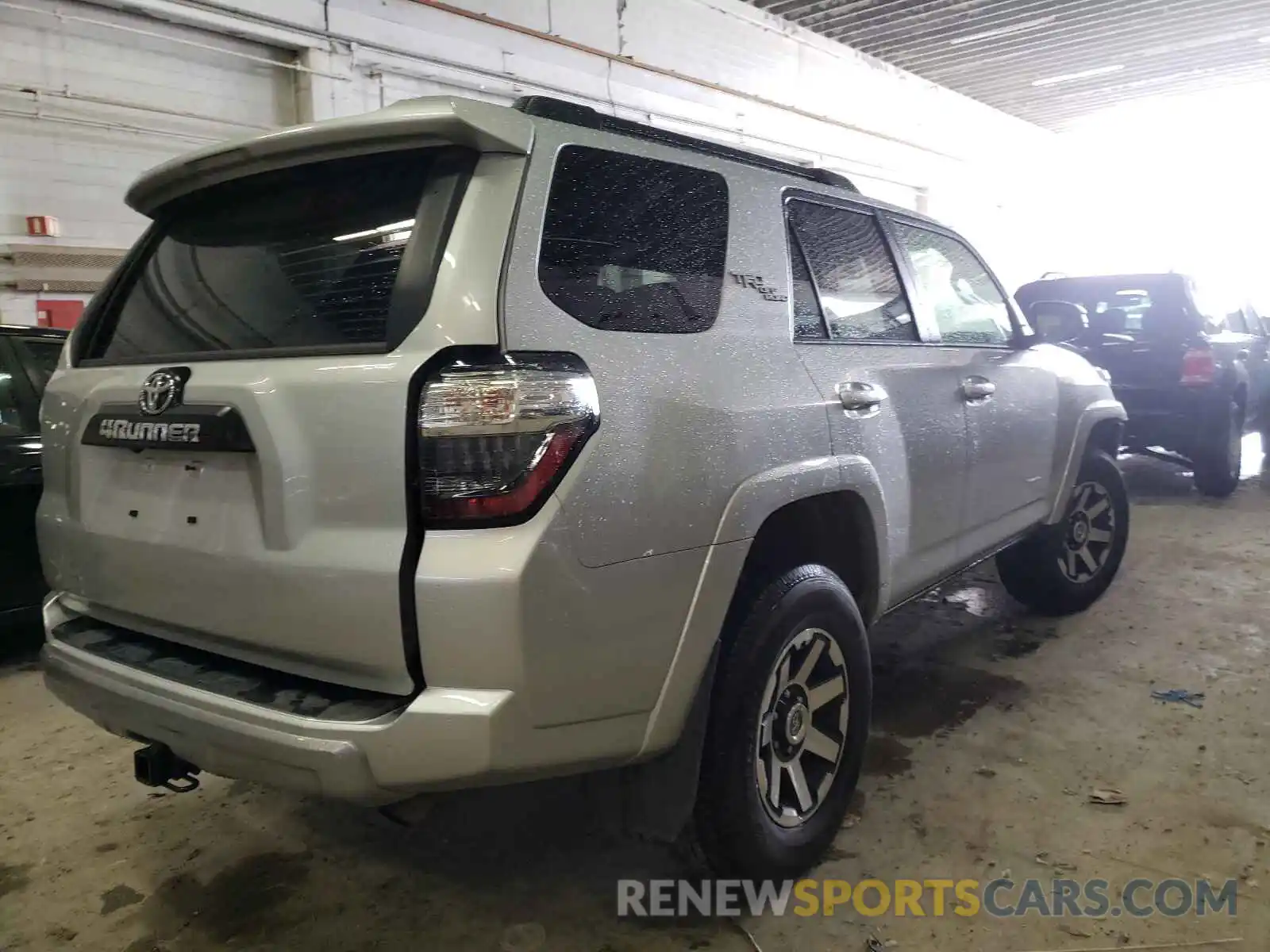 4 Photograph of a damaged car JTERU5JR7M5870063 TOYOTA 4RUNNER 2021