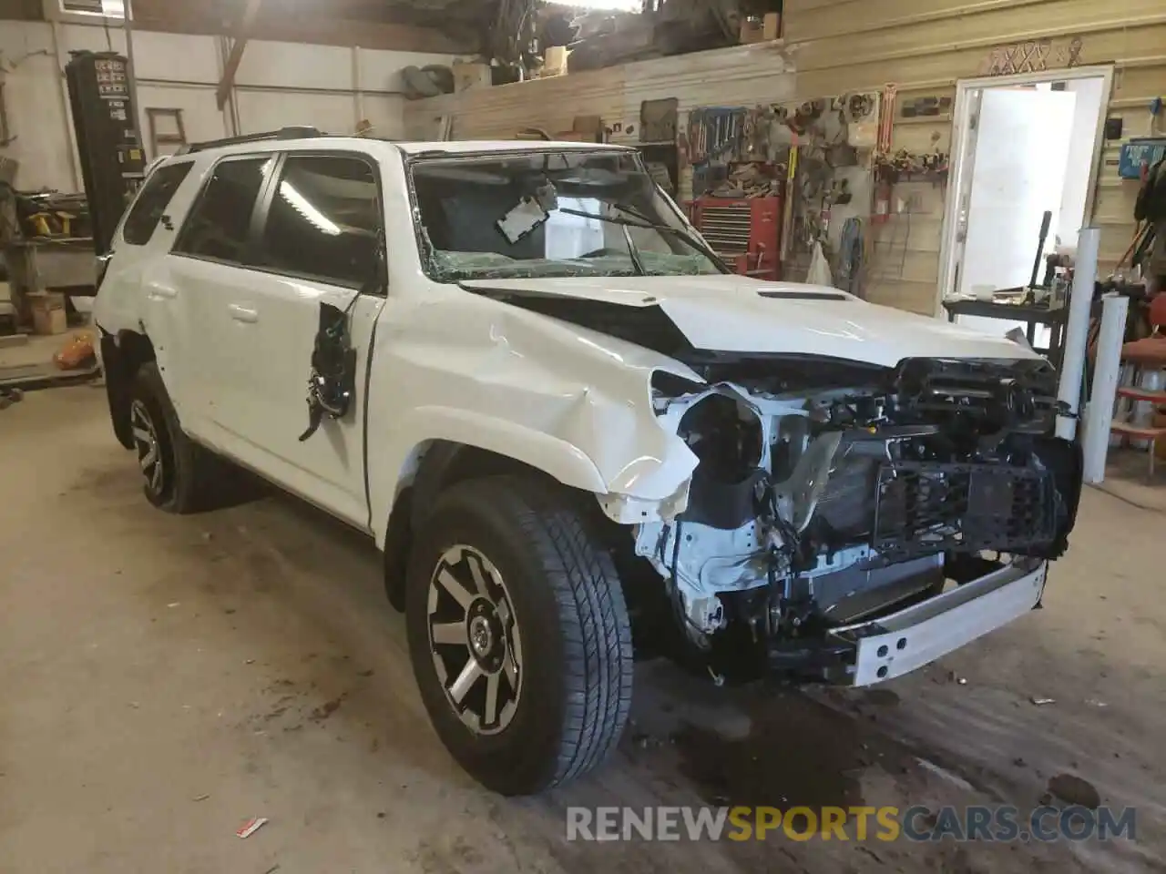 1 Photograph of a damaged car JTERU5JR7M5890944 TOYOTA 4RUNNER 2021