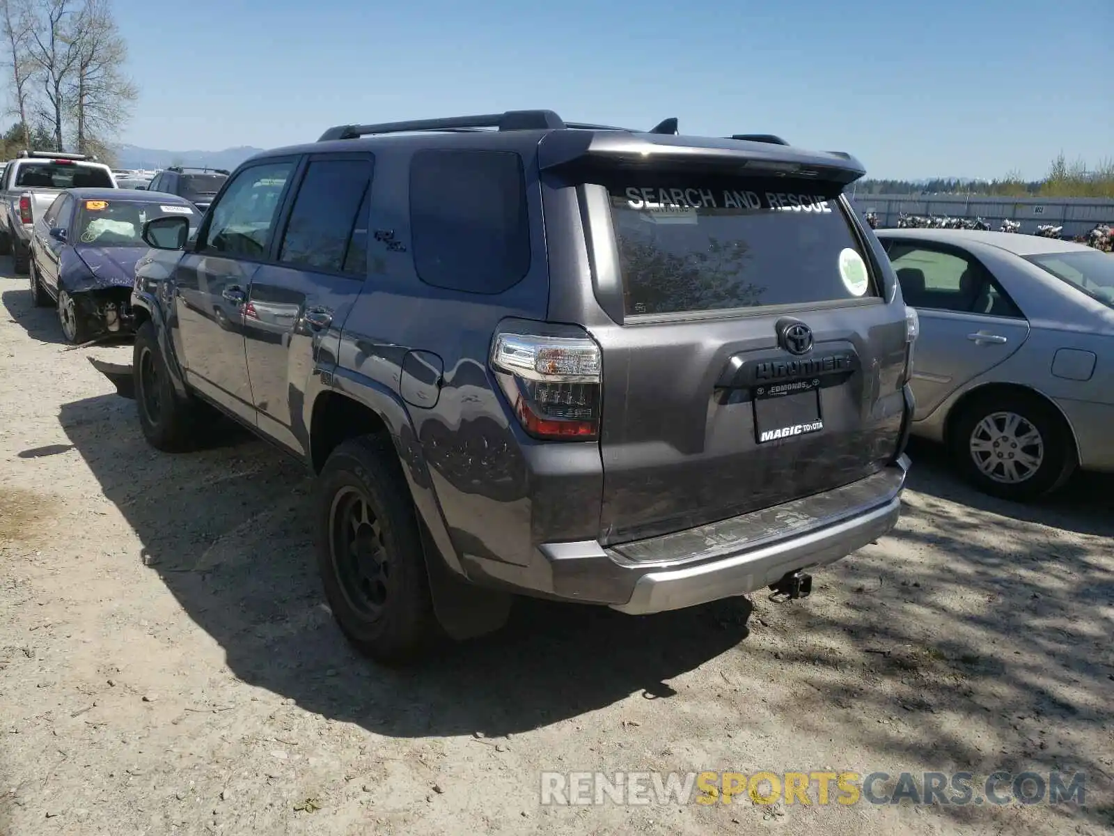 3 Photograph of a damaged car JTERU5JR7M5891494 TOYOTA 4RUNNER 2021