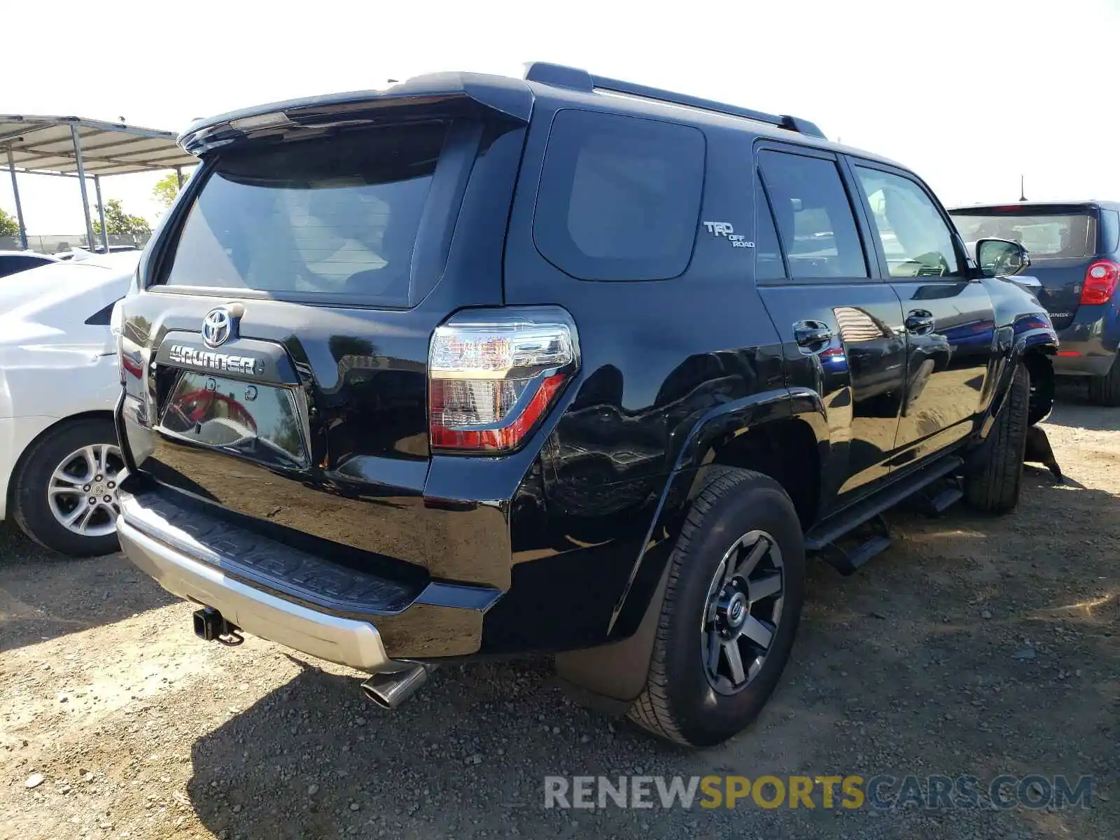 4 Photograph of a damaged car JTERU5JR7M5902767 TOYOTA 4RUNNER 2021