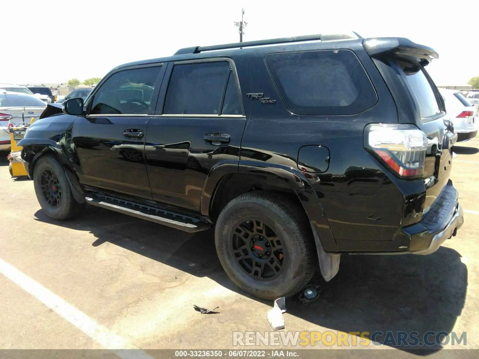 3 Фотография поврежденного автомобиля JTERU5JR7M5907192 TOYOTA 4RUNNER 2021