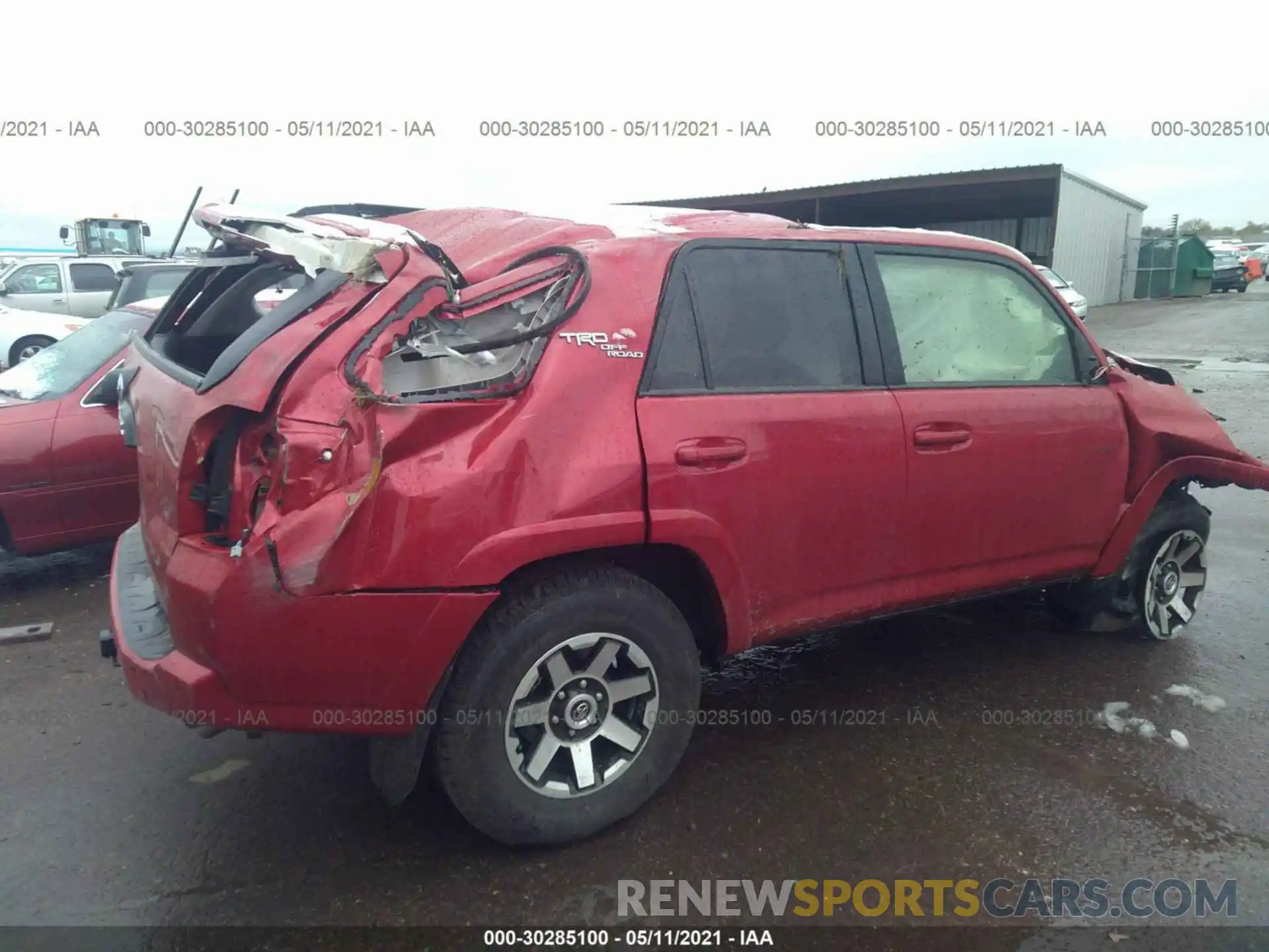 4 Photograph of a damaged car JTERU5JR7M5917205 TOYOTA 4RUNNER 2021