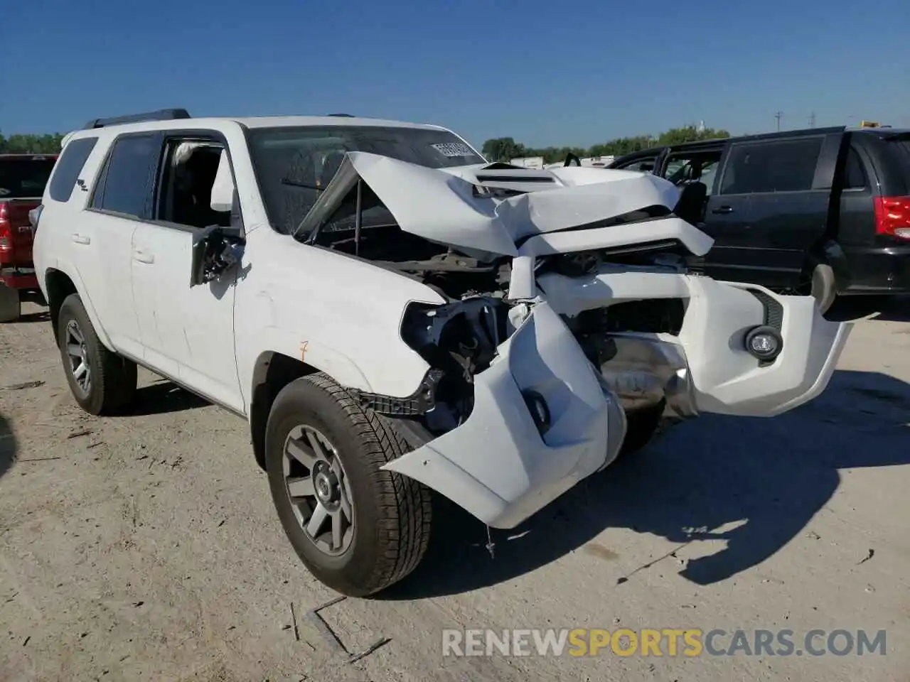 1 Photograph of a damaged car JTERU5JR7M5924591 TOYOTA 4RUNNER 2021