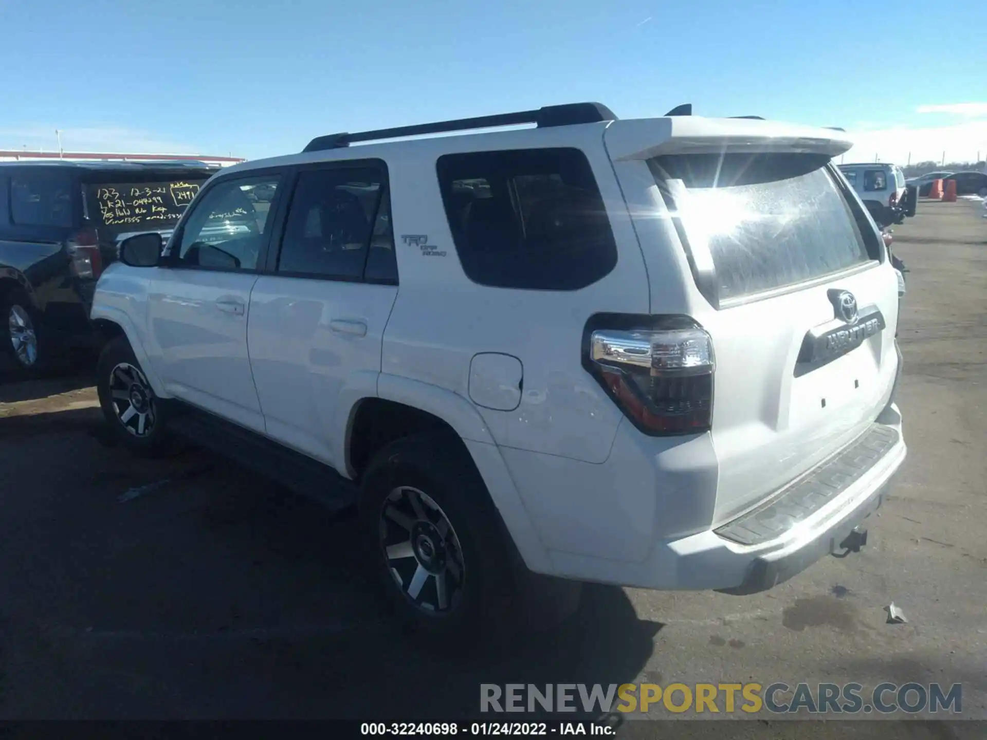 3 Photograph of a damaged car JTERU5JR7M5935526 TOYOTA 4RUNNER 2021