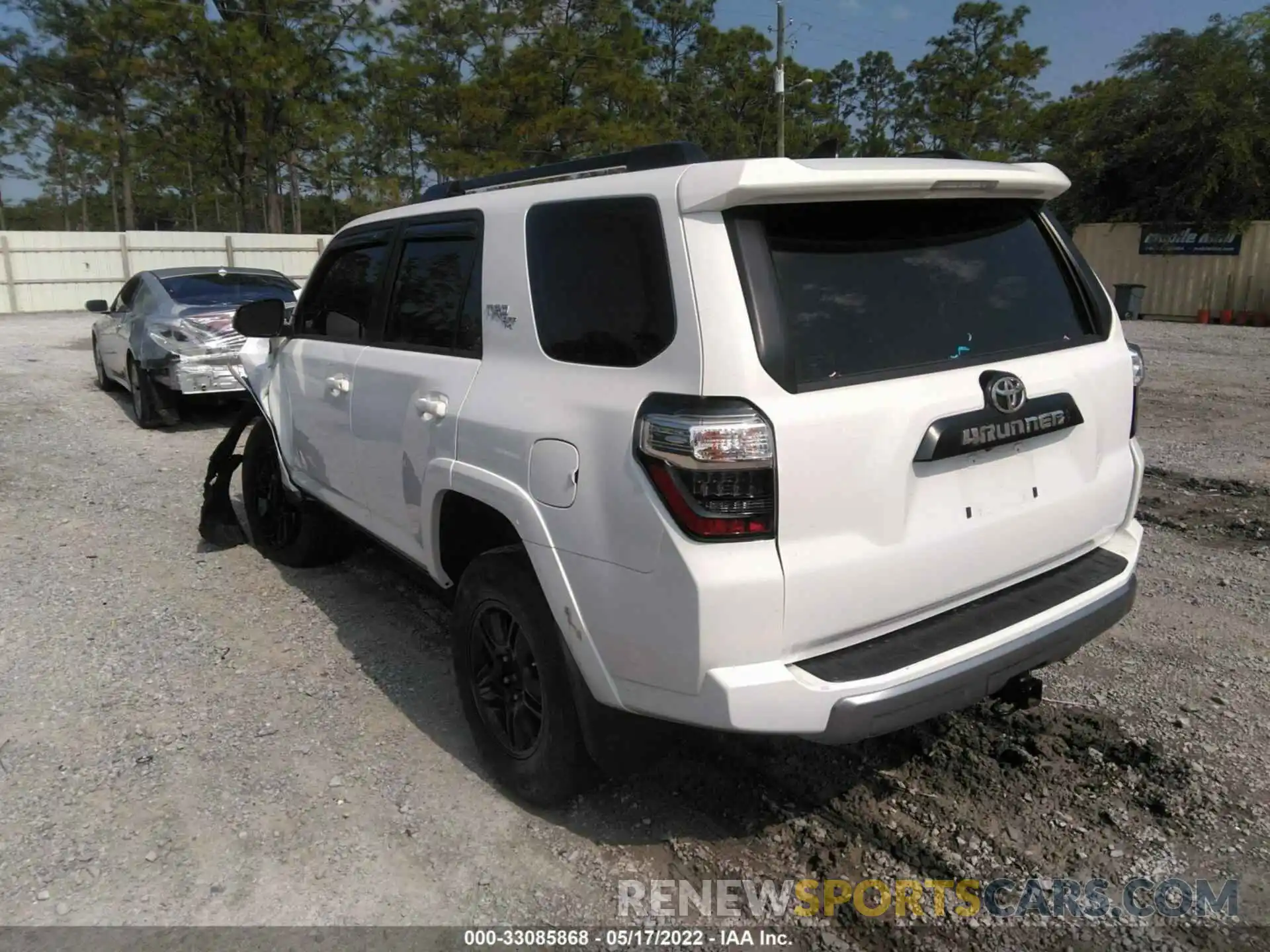 3 Photograph of a damaged car JTERU5JR7M5937616 TOYOTA 4RUNNER 2021