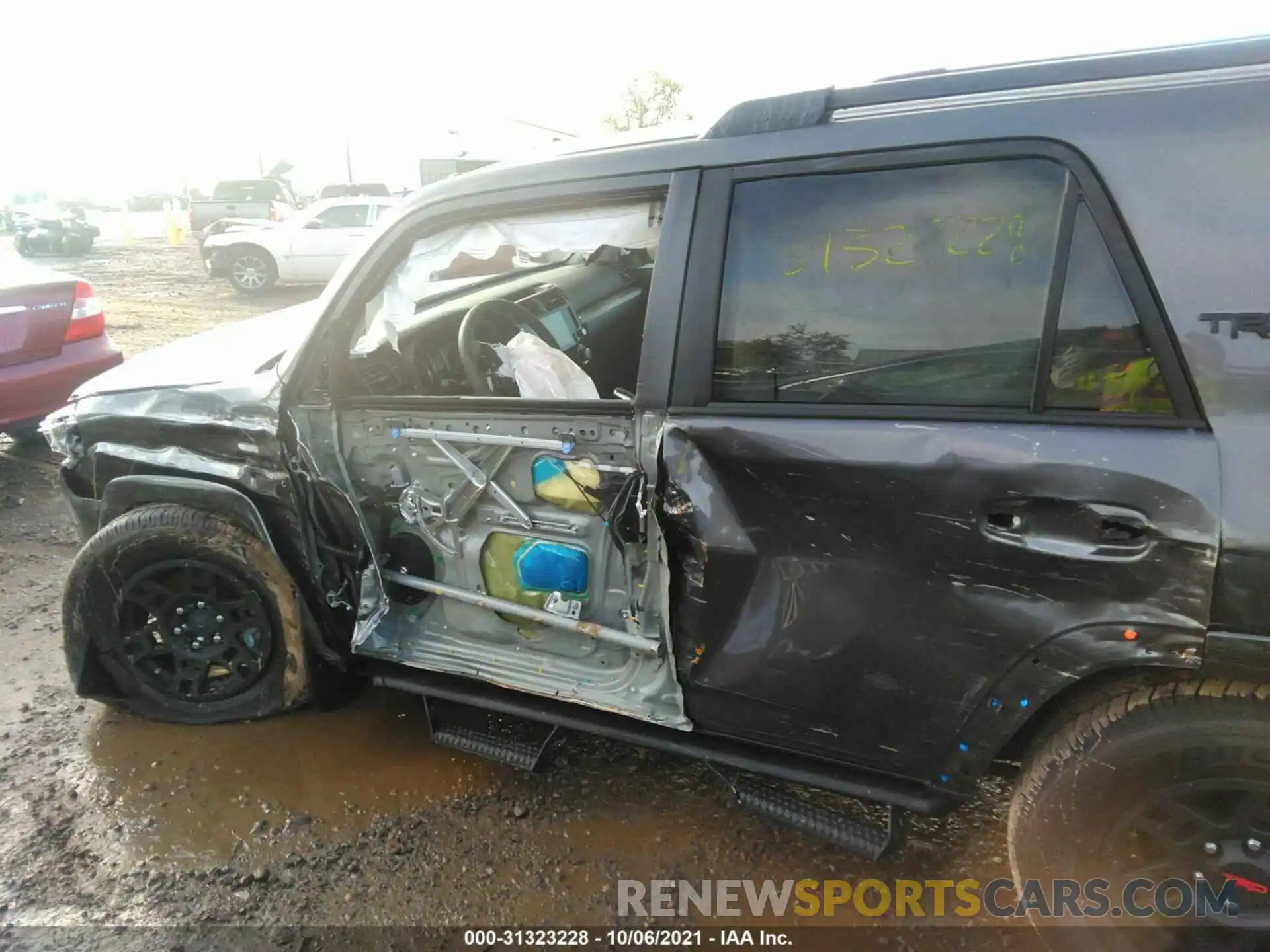 6 Photograph of a damaged car JTERU5JR7M5949765 TOYOTA 4RUNNER 2021