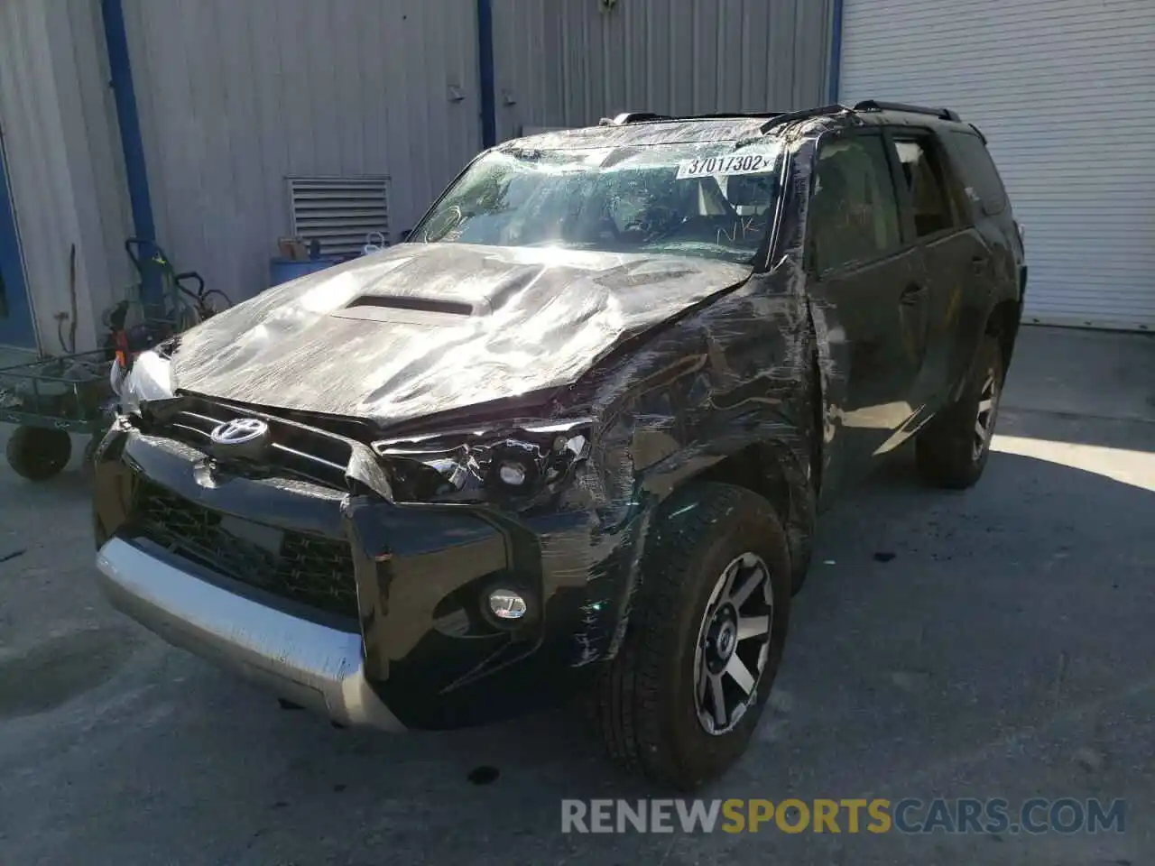 2 Photograph of a damaged car JTERU5JR8M5856480 TOYOTA 4RUNNER 2021