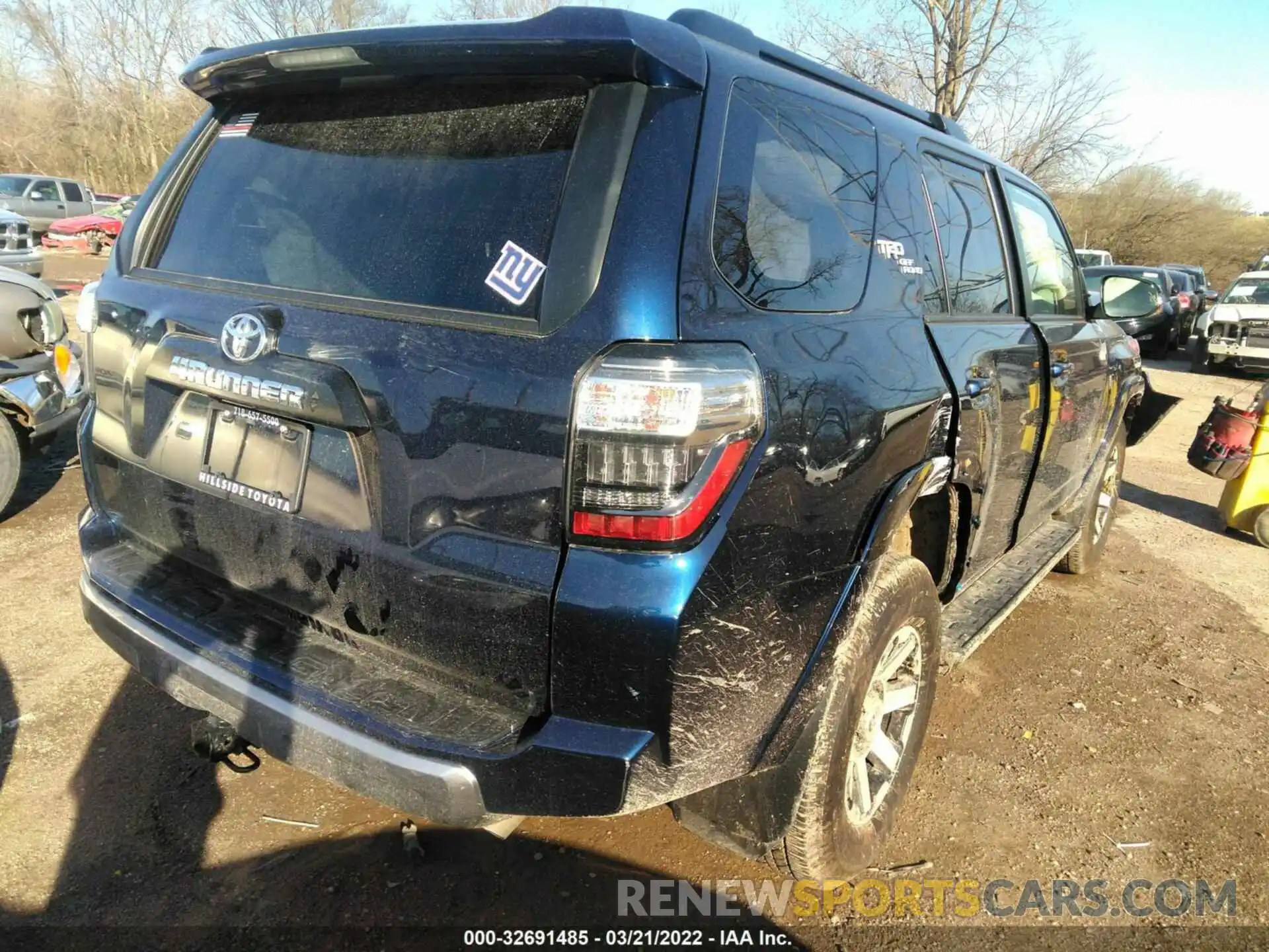 4 Photograph of a damaged car JTERU5JR8M5863638 TOYOTA 4RUNNER 2021