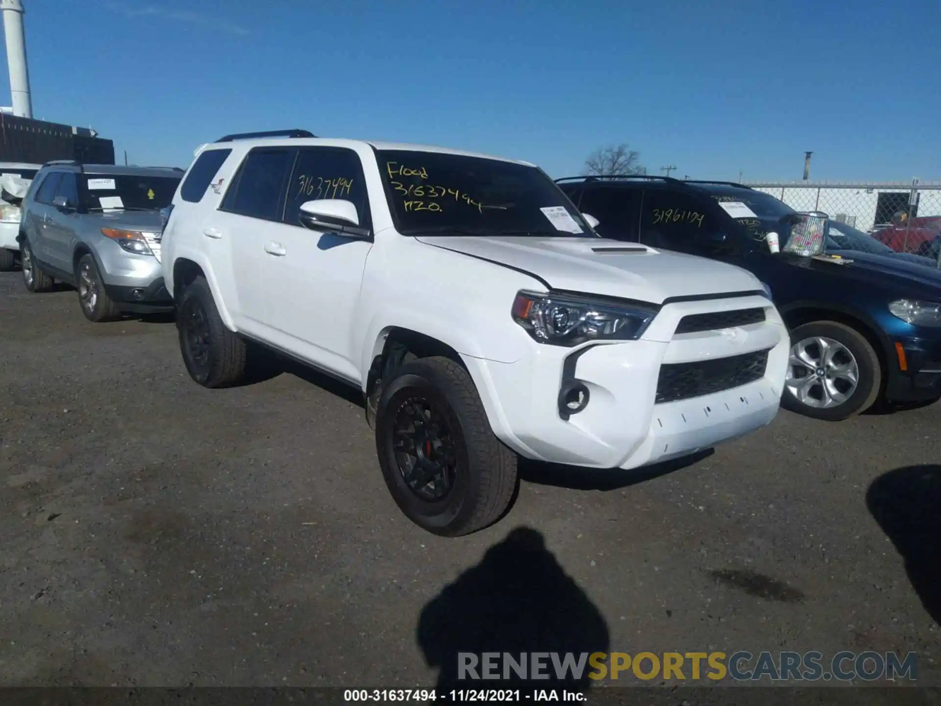 1 Photograph of a damaged car JTERU5JR8M5874025 TOYOTA 4RUNNER 2021