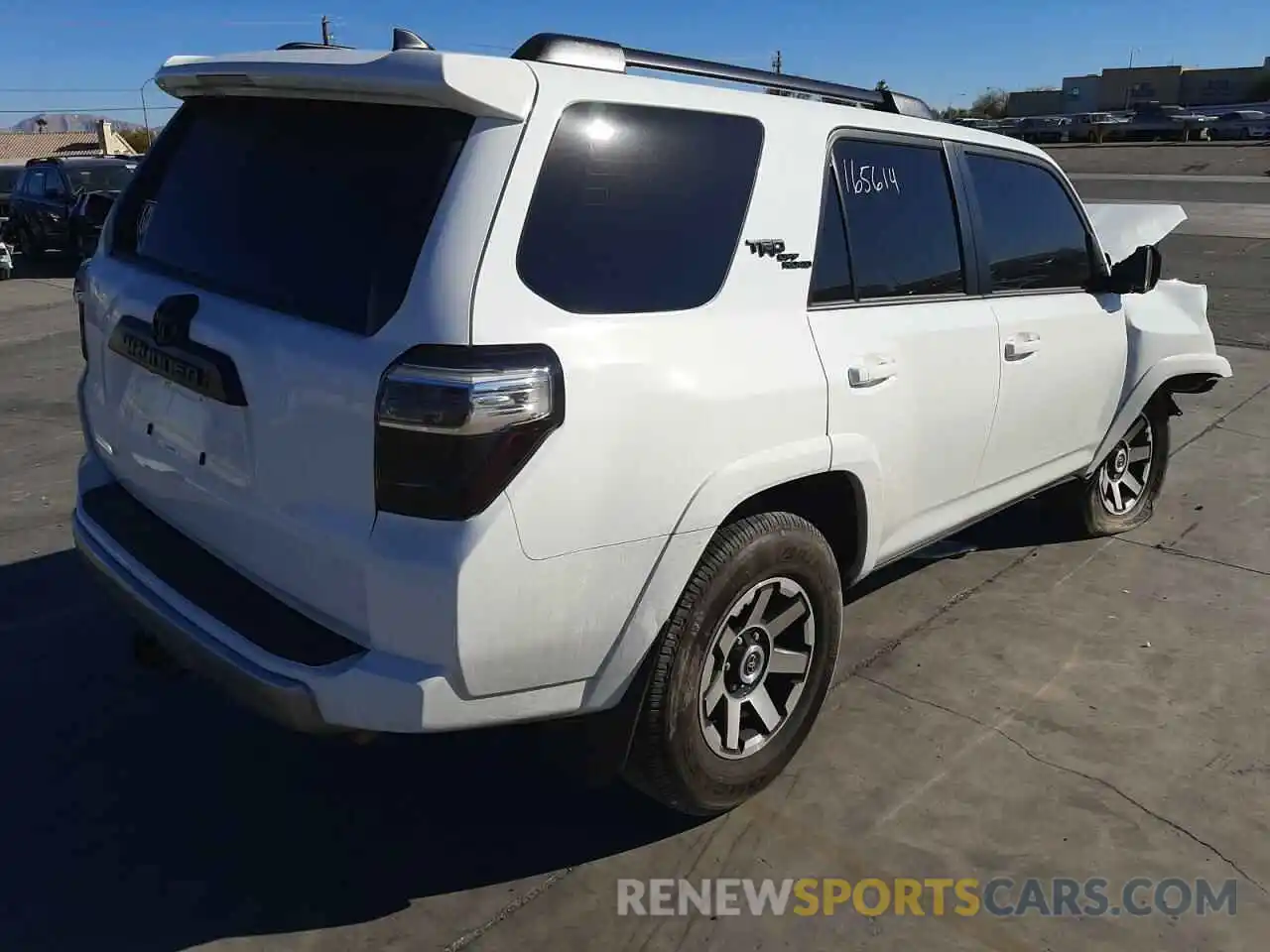 4 Photograph of a damaged car JTERU5JR8M5888488 TOYOTA 4RUNNER 2021