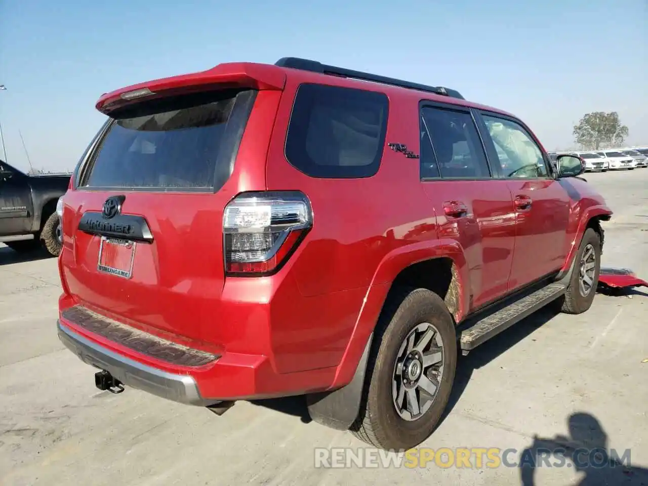 4 Photograph of a damaged car JTERU5JR8M5912336 TOYOTA 4RUNNER 2021