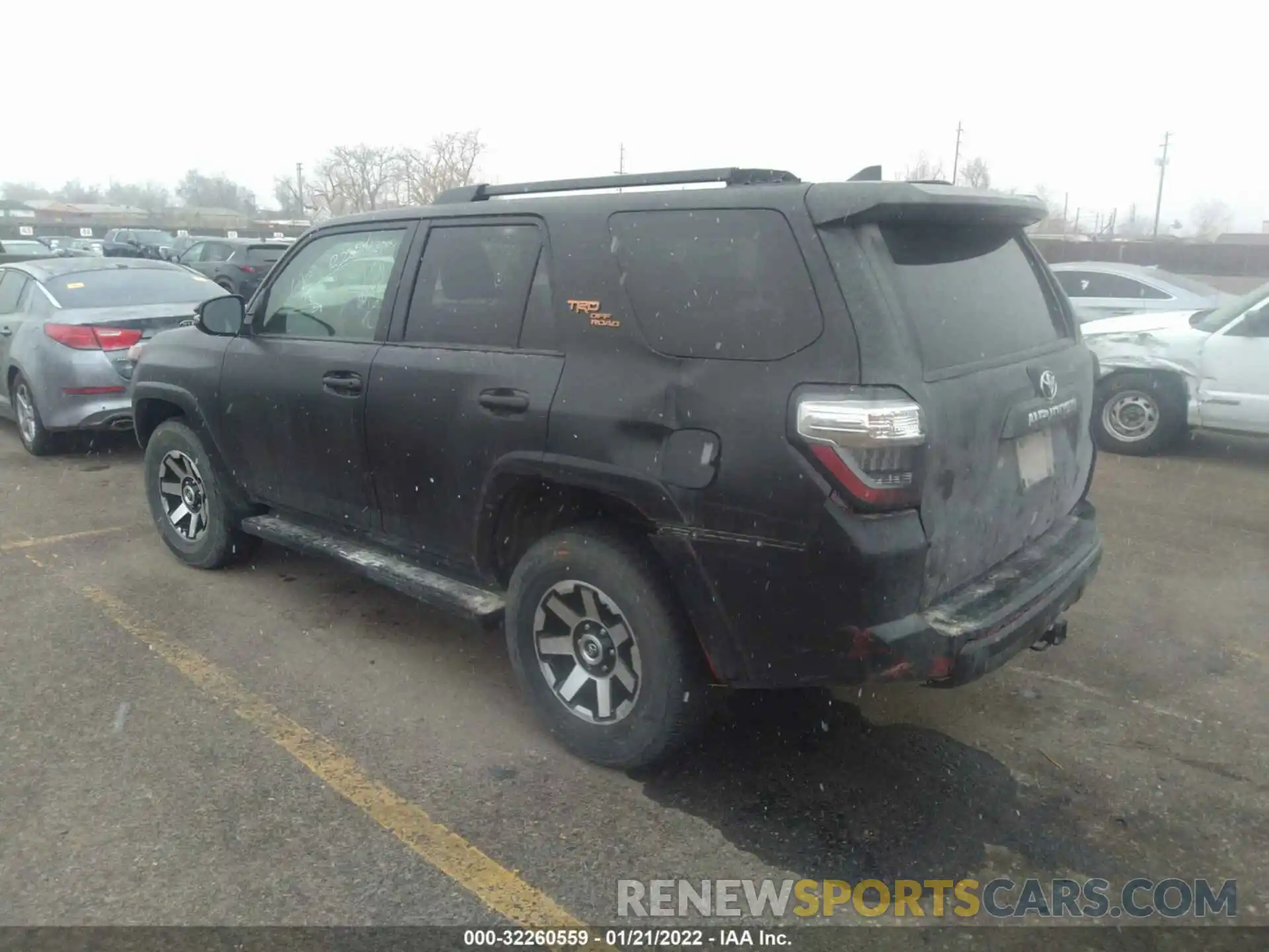 3 Фотография поврежденного автомобиля JTERU5JR8M5929296 TOYOTA 4RUNNER 2021