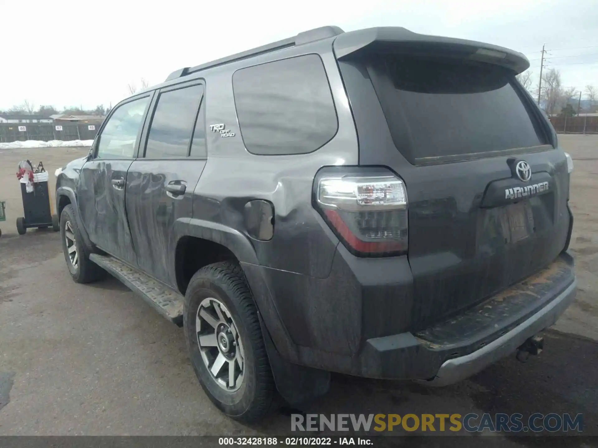 3 Photograph of a damaged car JTERU5JR8M5931744 TOYOTA 4RUNNER 2021