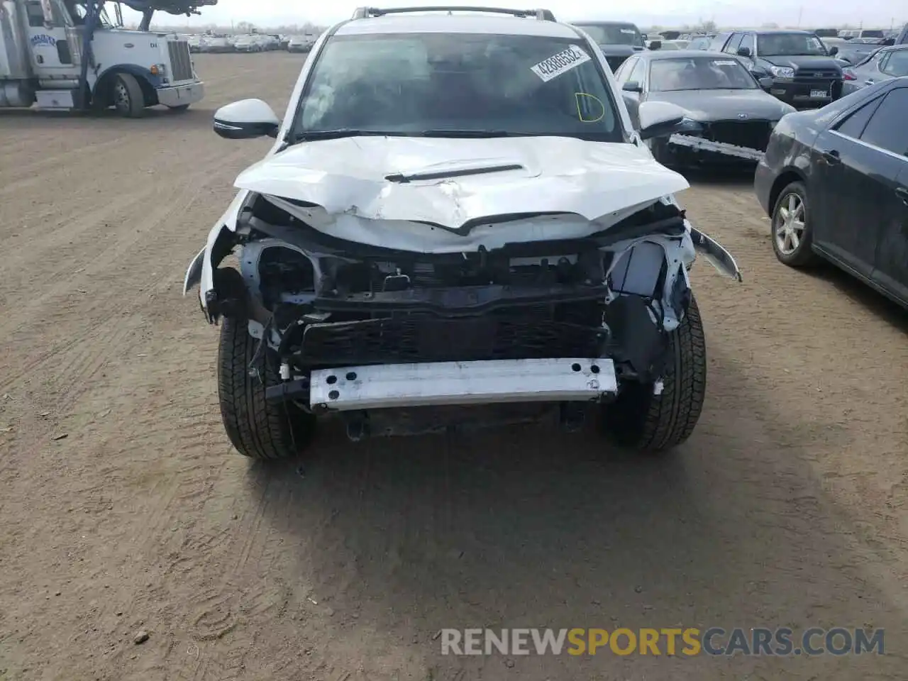 9 Photograph of a damaged car JTERU5JR9M5852647 TOYOTA 4RUNNER 2021