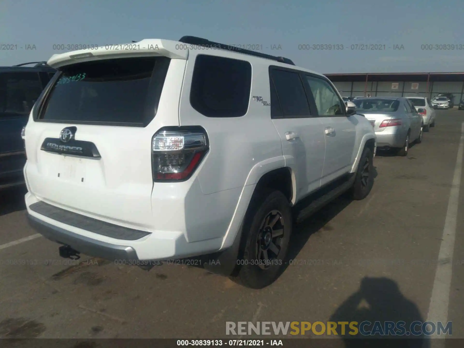 4 Фотография поврежденного автомобиля JTERU5JR9M5901054 TOYOTA 4RUNNER 2021