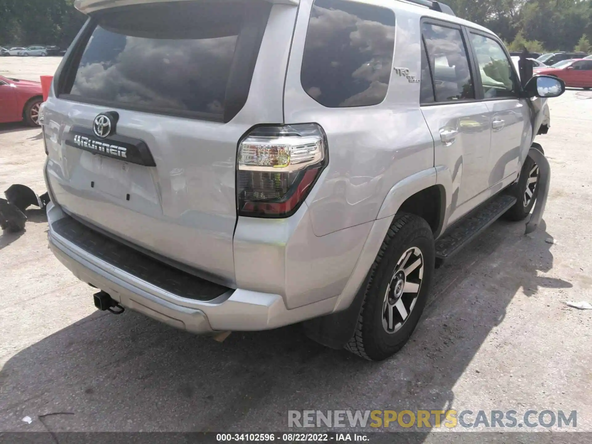 4 Фотография поврежденного автомобиля JTERU5JR9M5929582 TOYOTA 4RUNNER 2021