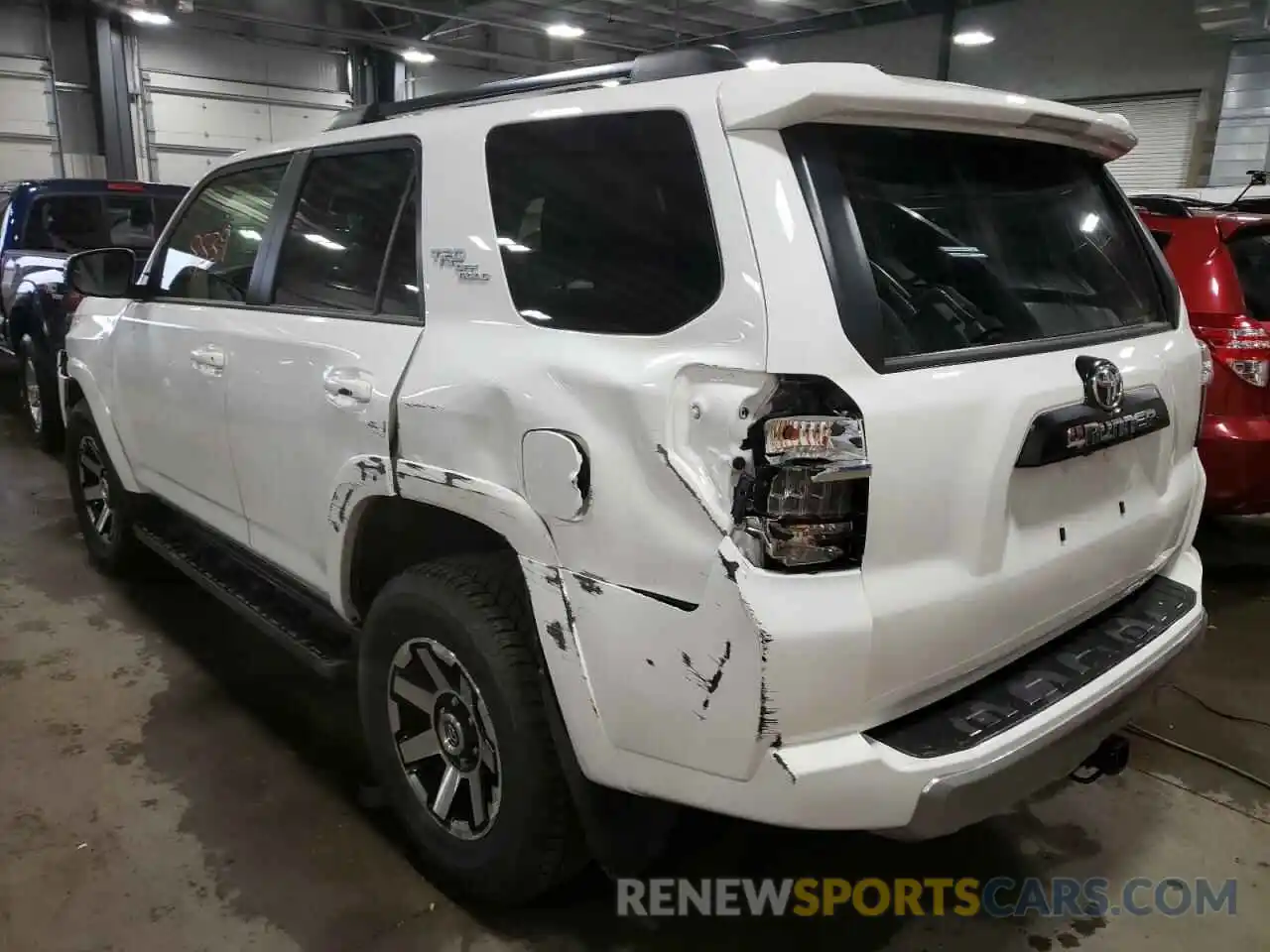 3 Photograph of a damaged car JTERU5JR9M5934331 TOYOTA 4RUNNER 2021