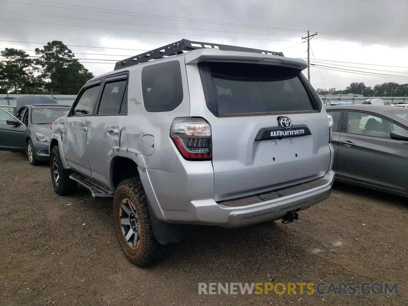 3 Photograph of a damaged car JTERU5JR9M5943868 TOYOTA 4RUNNER 2021