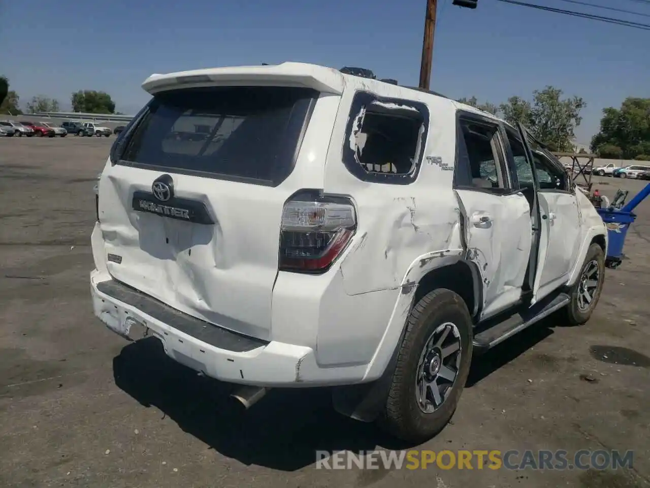 4 Photograph of a damaged car JTERU5JRXM5842225 TOYOTA 4RUNNER 2021