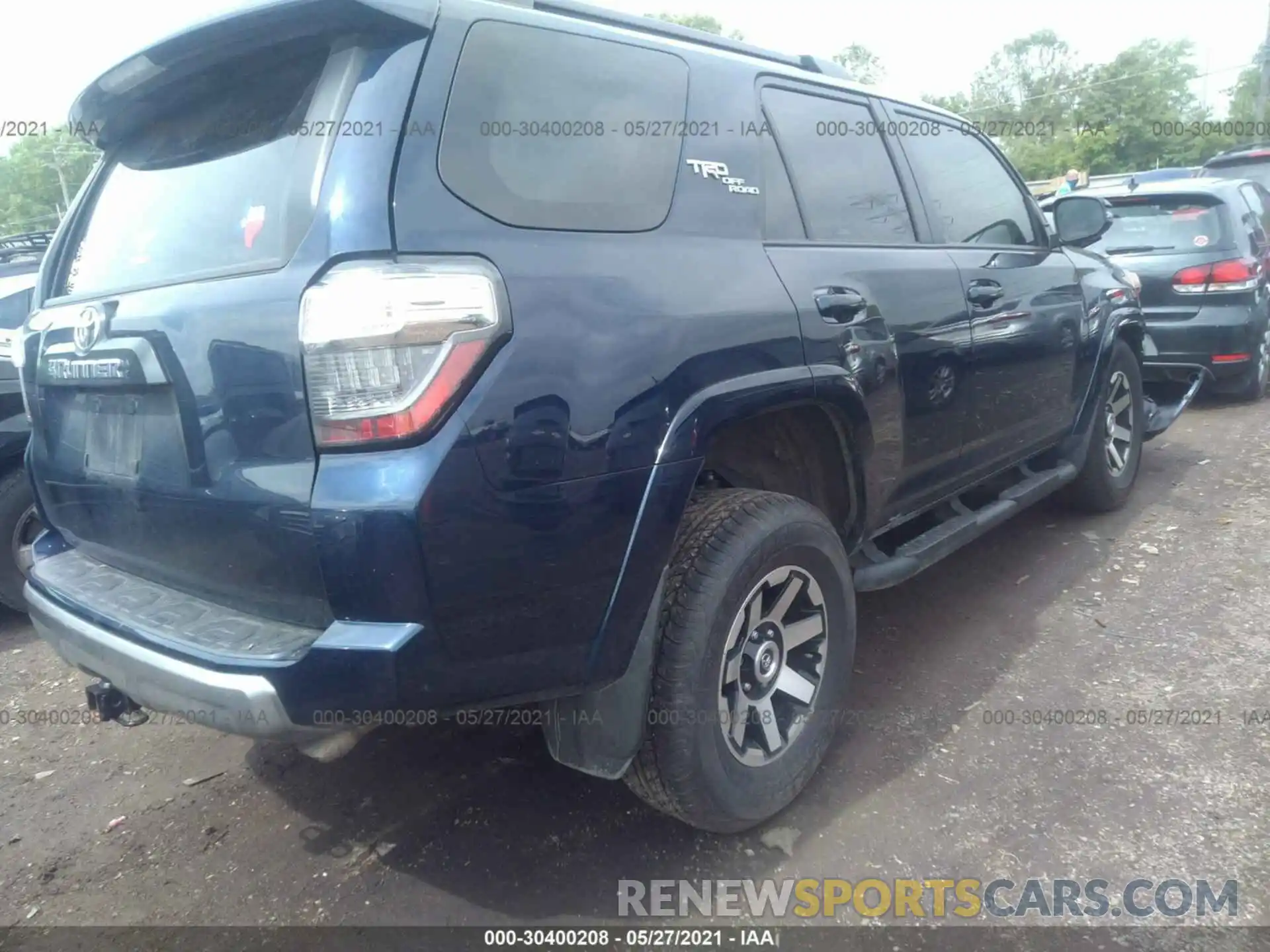 4 Photograph of a damaged car JTERU5JRXM5842693 TOYOTA 4RUNNER 2021