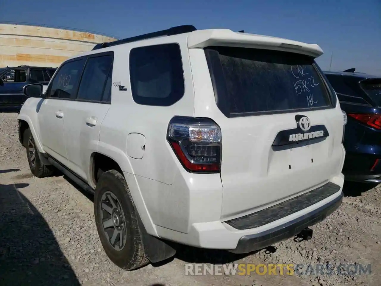 3 Photograph of a damaged car JTERU5JRXM5843147 TOYOTA 4RUNNER 2021