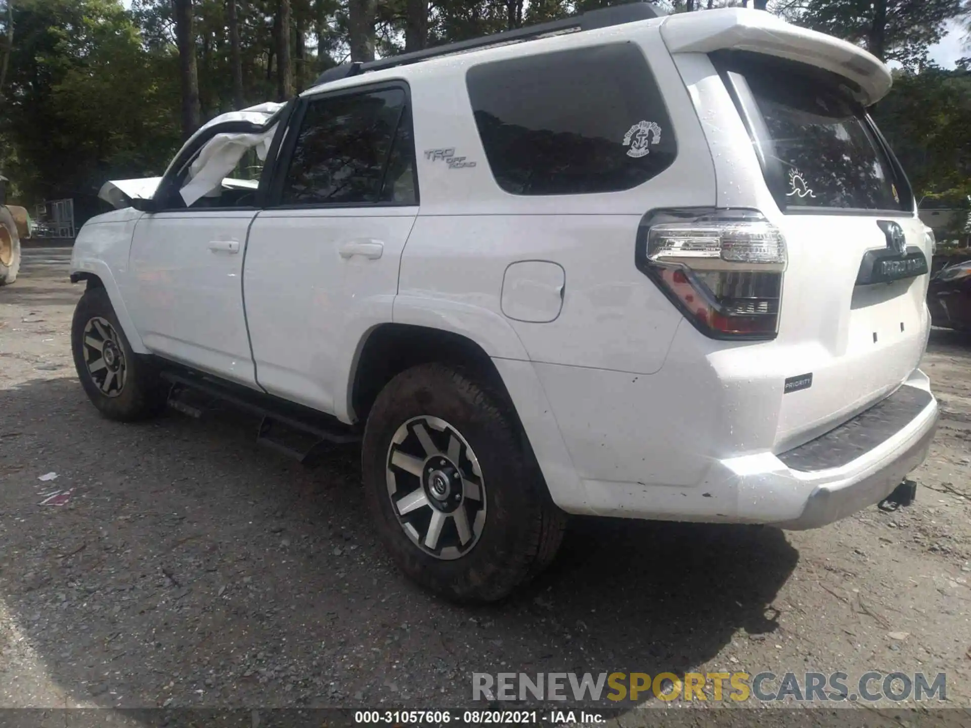 3 Photograph of a damaged car JTERU5JRXM5884801 TOYOTA 4RUNNER 2021