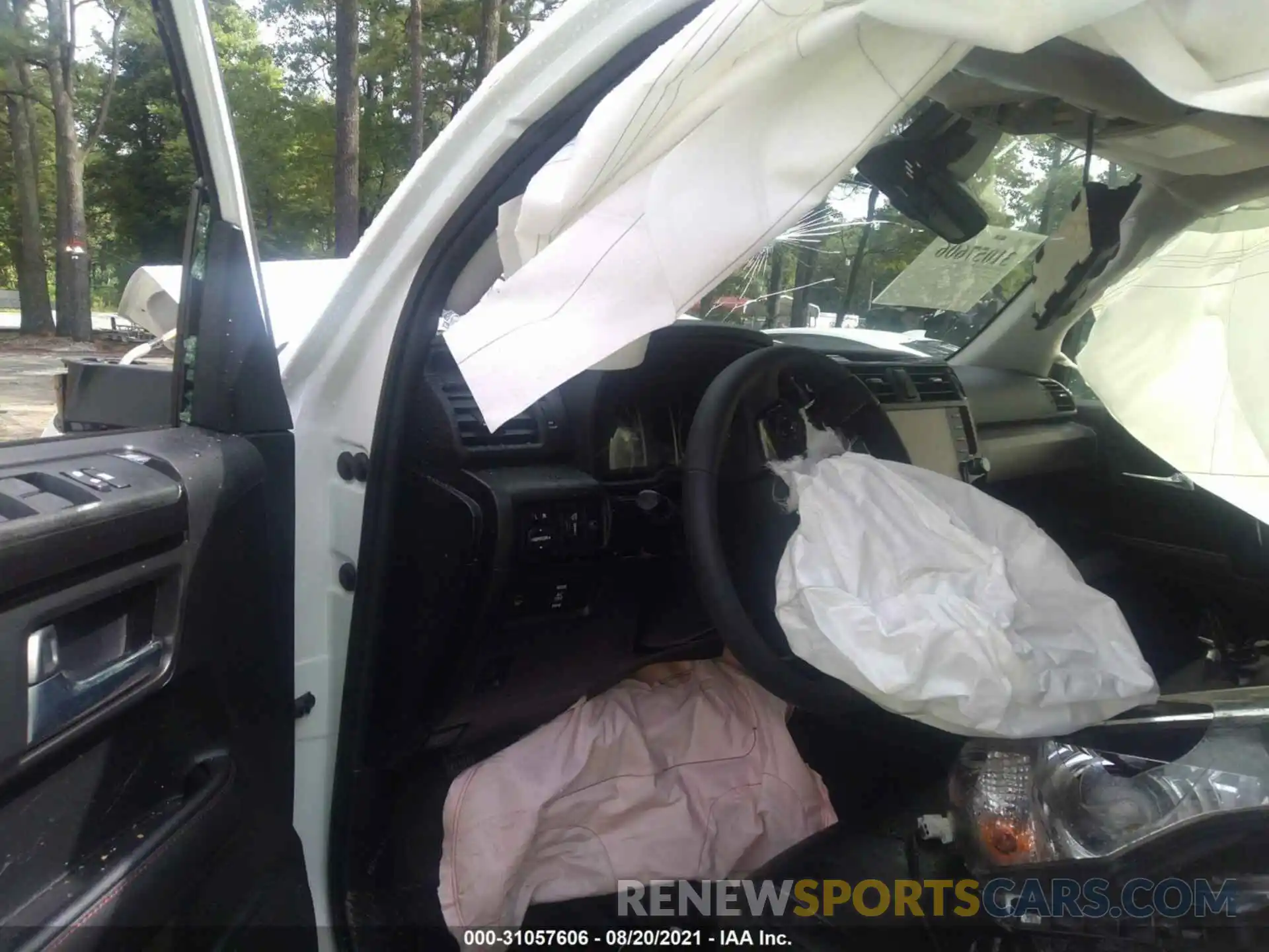 5 Photograph of a damaged car JTERU5JRXM5884801 TOYOTA 4RUNNER 2021