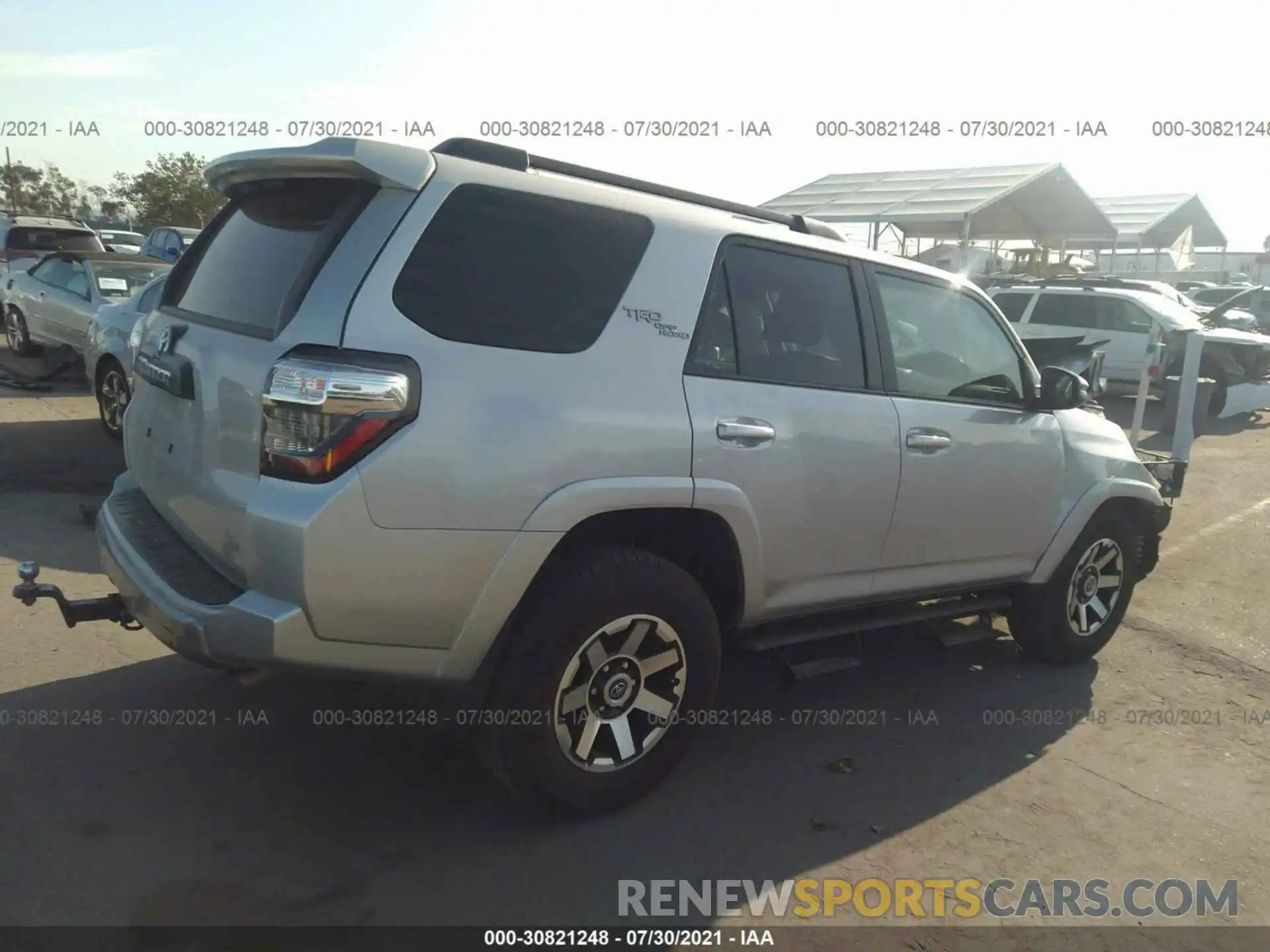 4 Фотография поврежденного автомобиля JTERU5JRXM5889660 TOYOTA 4RUNNER 2021