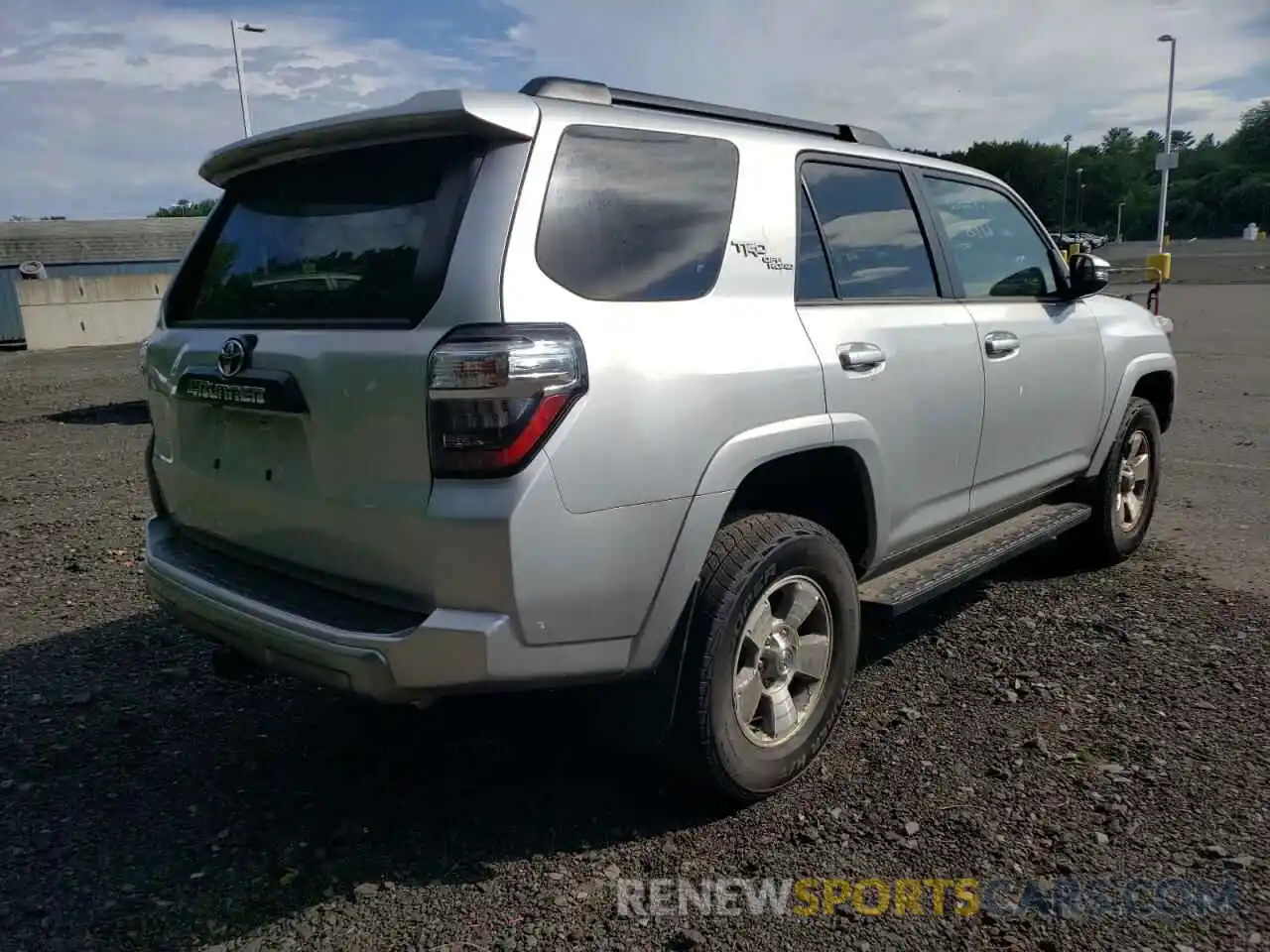 4 Фотография поврежденного автомобиля JTERU5JRXM5921118 TOYOTA 4RUNNER 2021