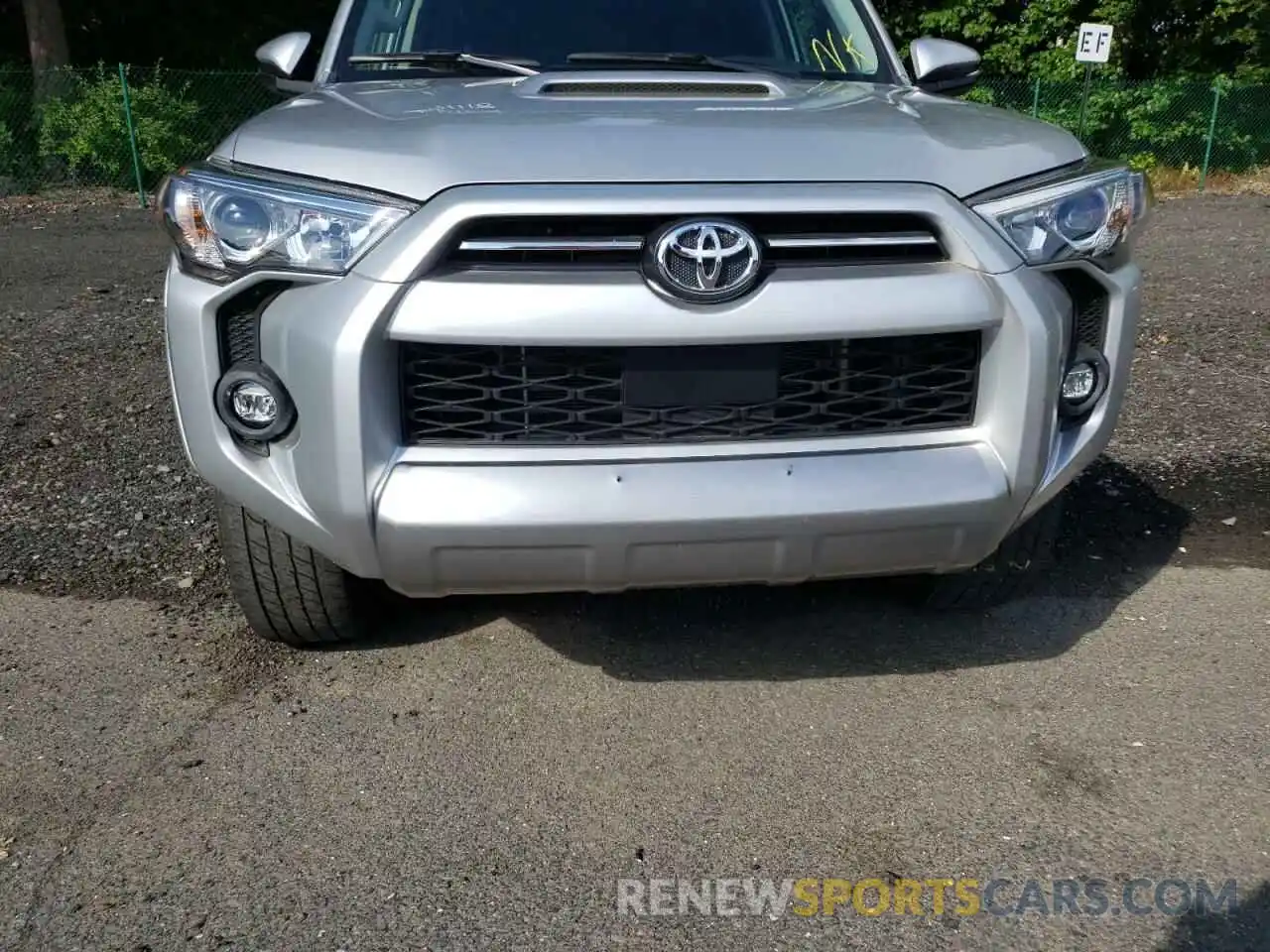 9 Photograph of a damaged car JTERU5JRXM5921118 TOYOTA 4RUNNER 2021