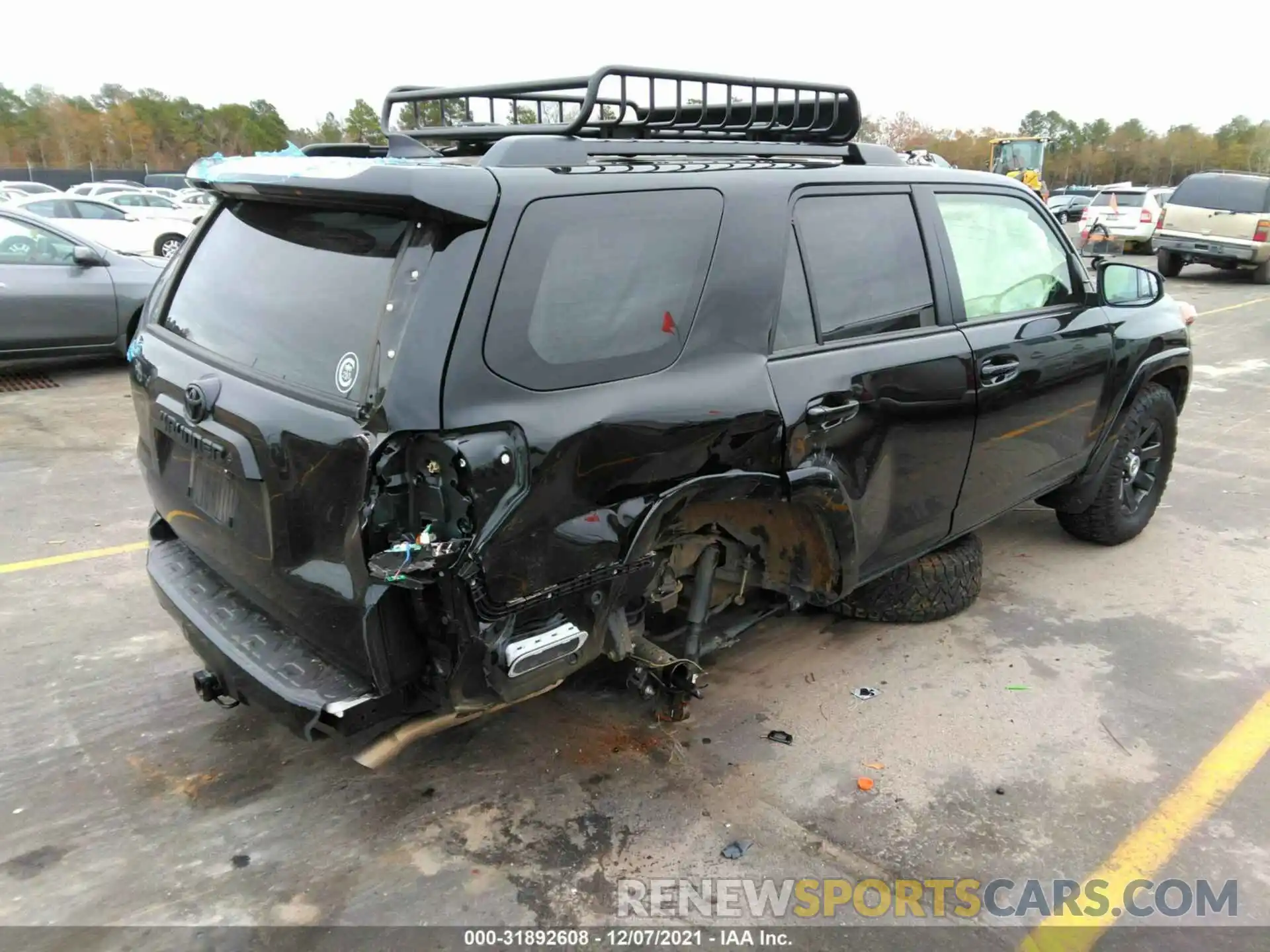 4 Photograph of a damaged car JTEZU5JR4M5242915 TOYOTA 4RUNNER 2021