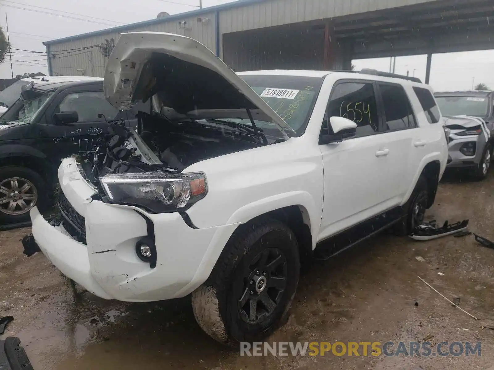 2 Photograph of a damaged car JTEZU5JR8M5243372 TOYOTA 4RUNNER 2021