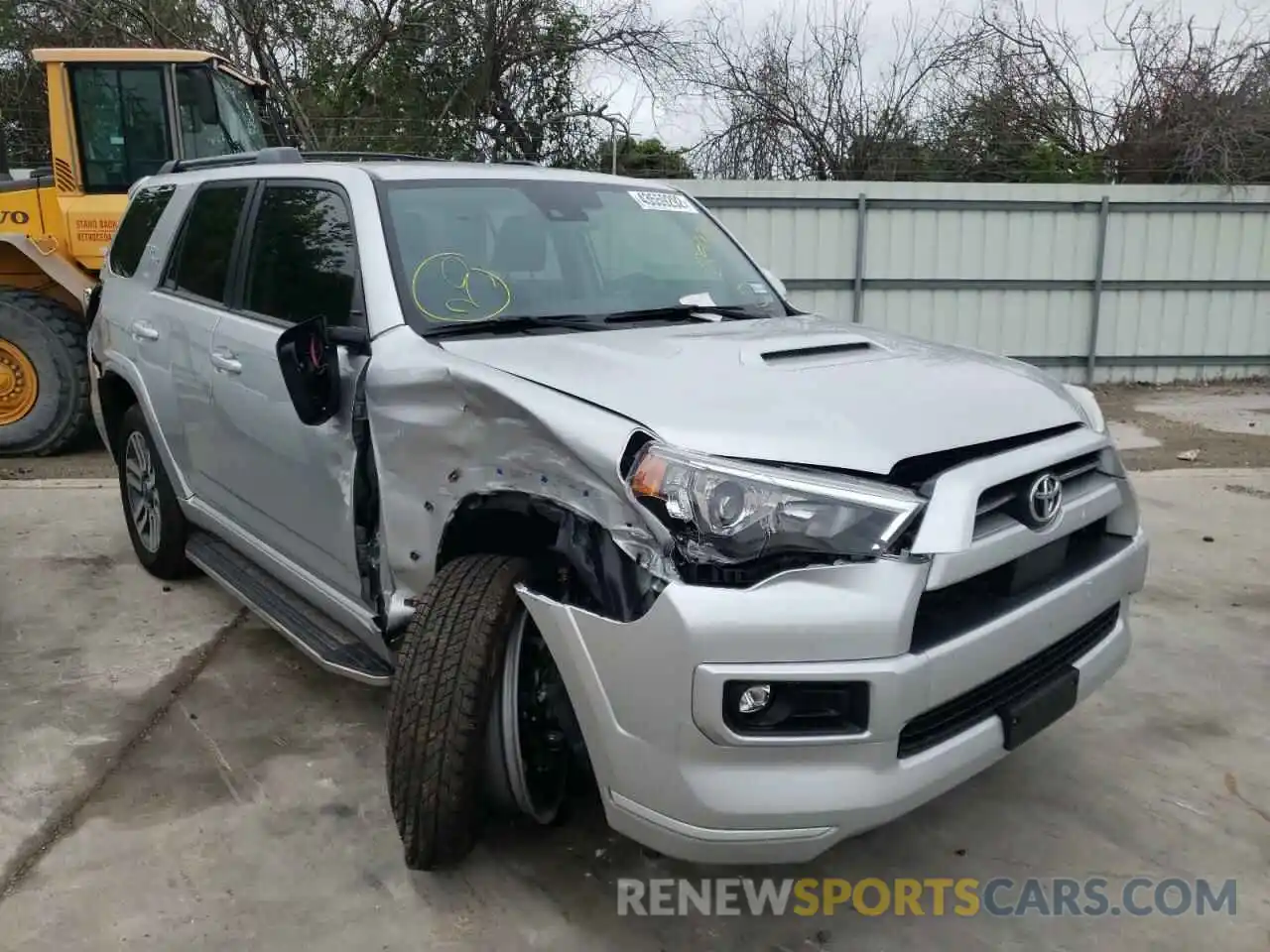 1 Photograph of a damaged car JTEAU5JR1N5259394 TOYOTA 4RUNNER 2022